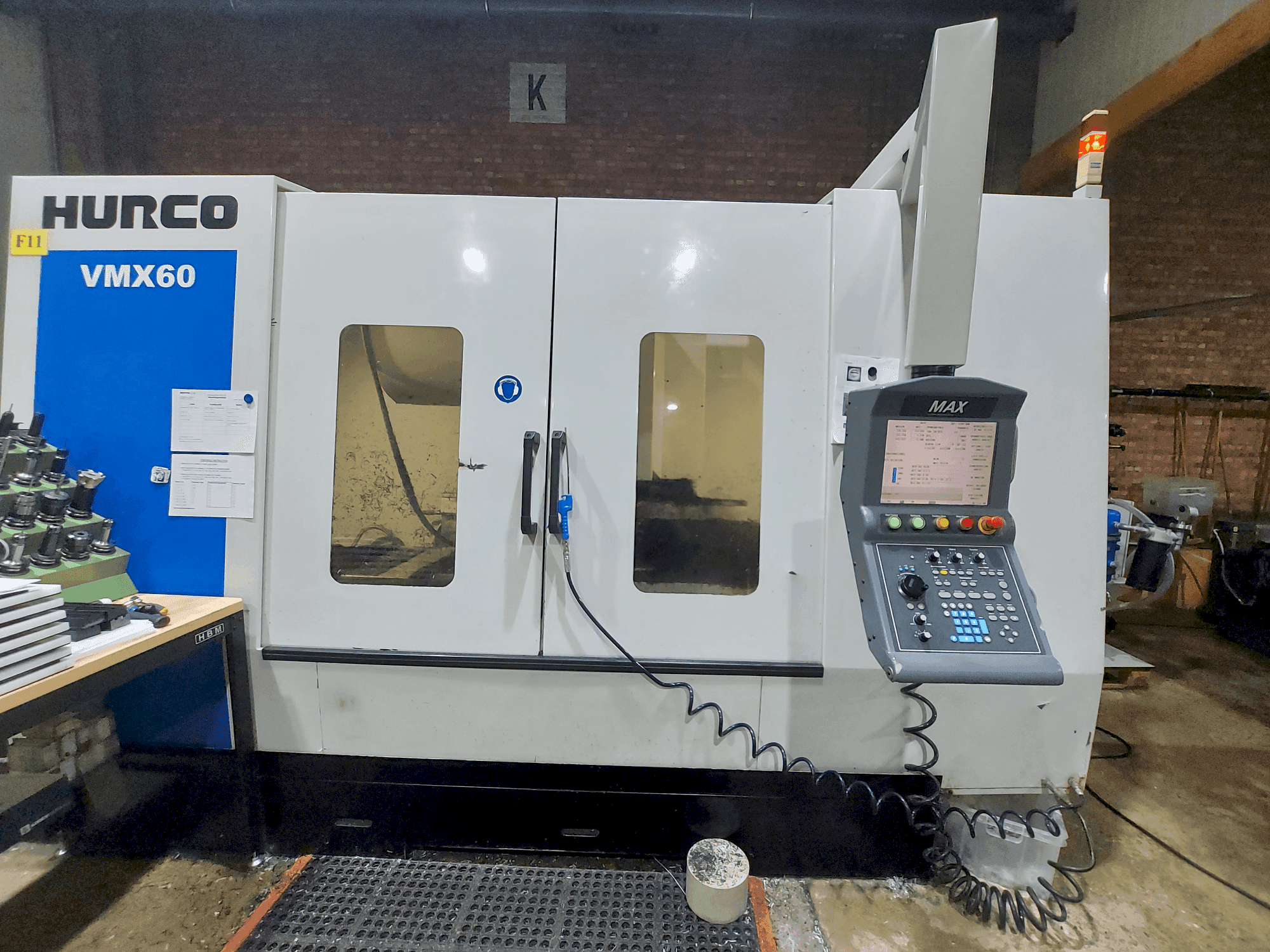 Hurco VMX60/40T Mašinos vaizdas iš priekio
