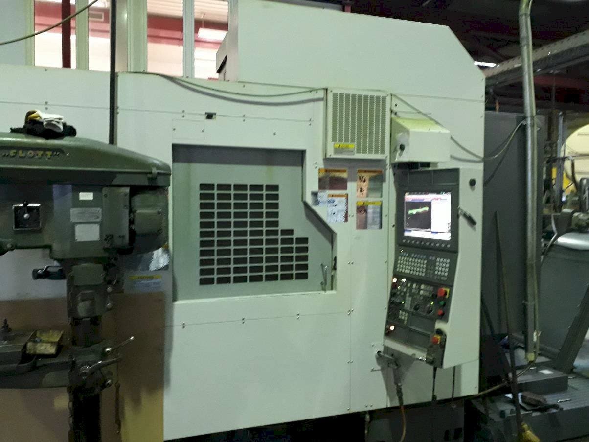Okuma ACE Center MF-46VA Mašinos vaizdas iš priekio
