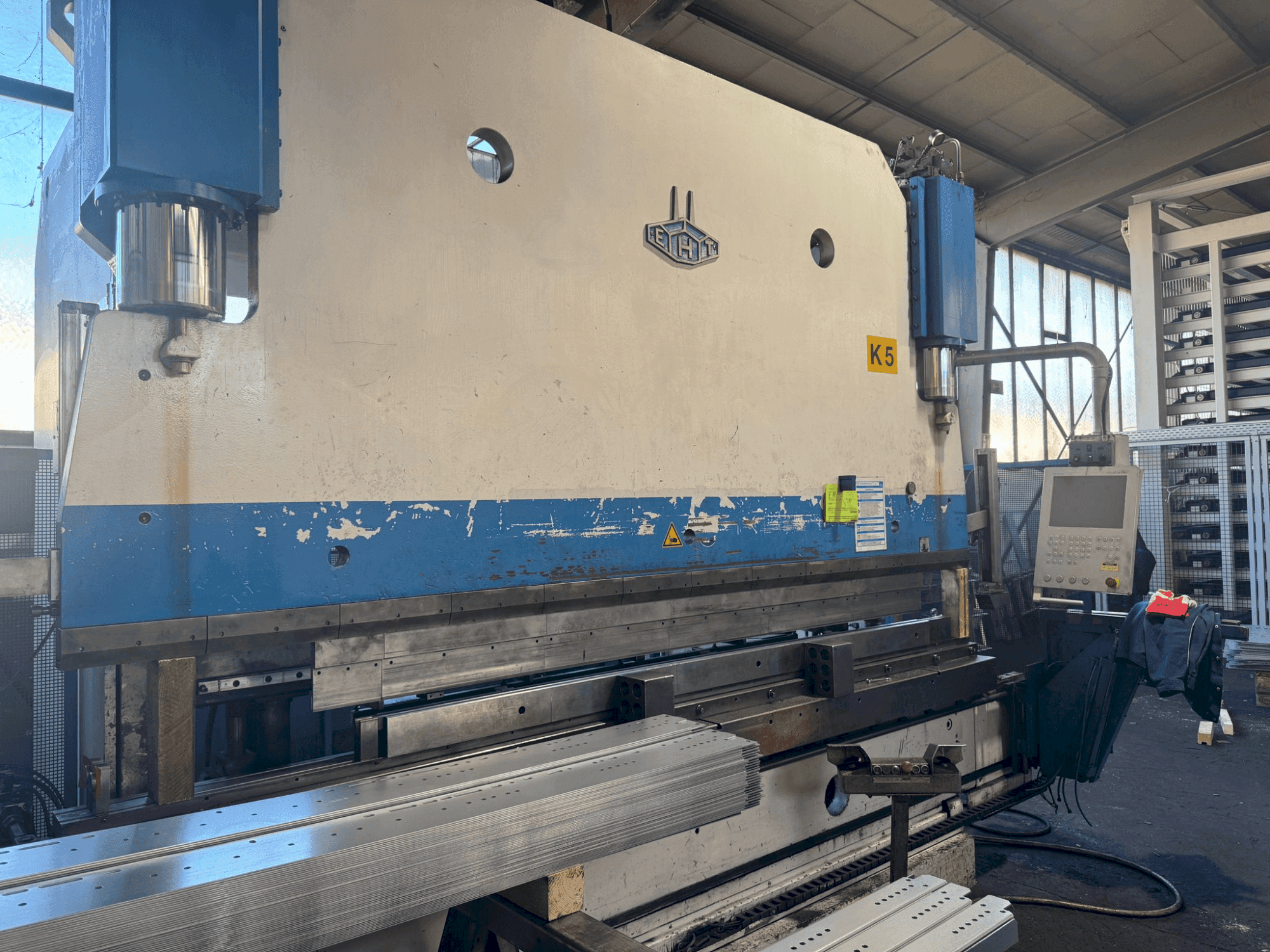 EHT EHPS 20-35 Mašinos vaizdas iš priekio