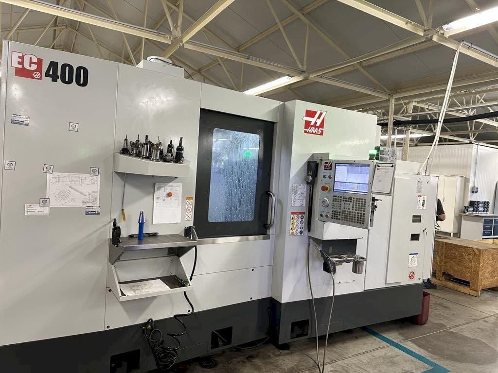 HAAS EC-400 Mašinos vaizdas iš priekio
