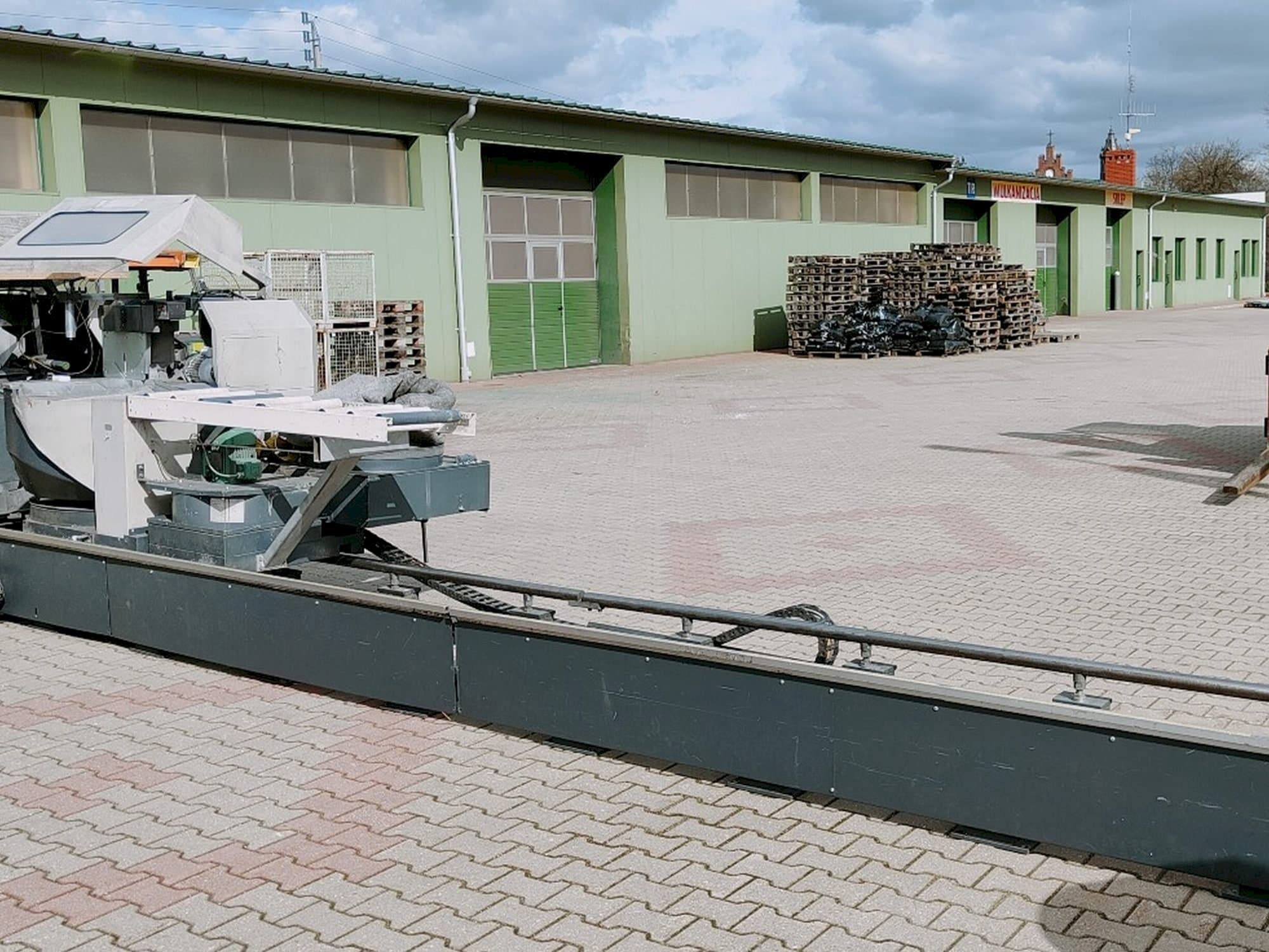 Elumatec DG 244/2 Mašinos vaizdas iš priekio