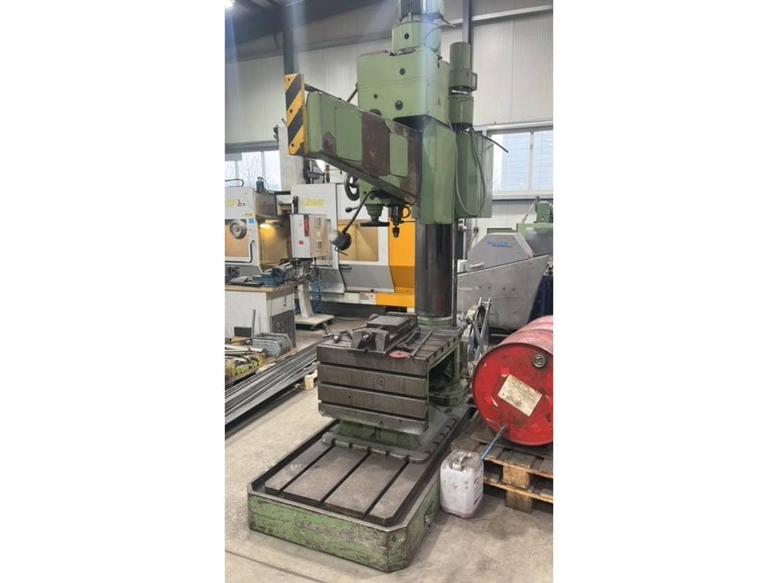 STAUDER 710 × 710 mm Mašinos vaizdas iš priekio