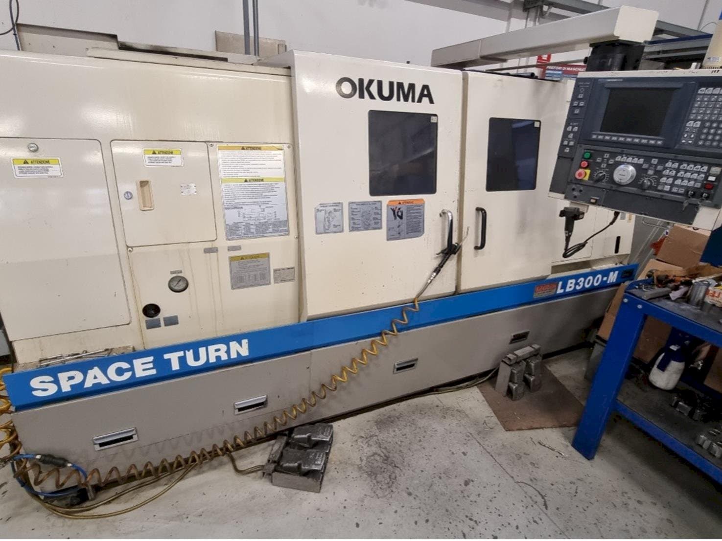 Okuma LB 300M Mašinos vaizdas iš priekio