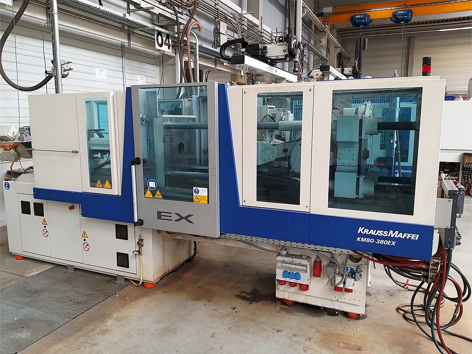 Krauss Maffei 80-380 Ex Mašinos vaizdas iš priekio