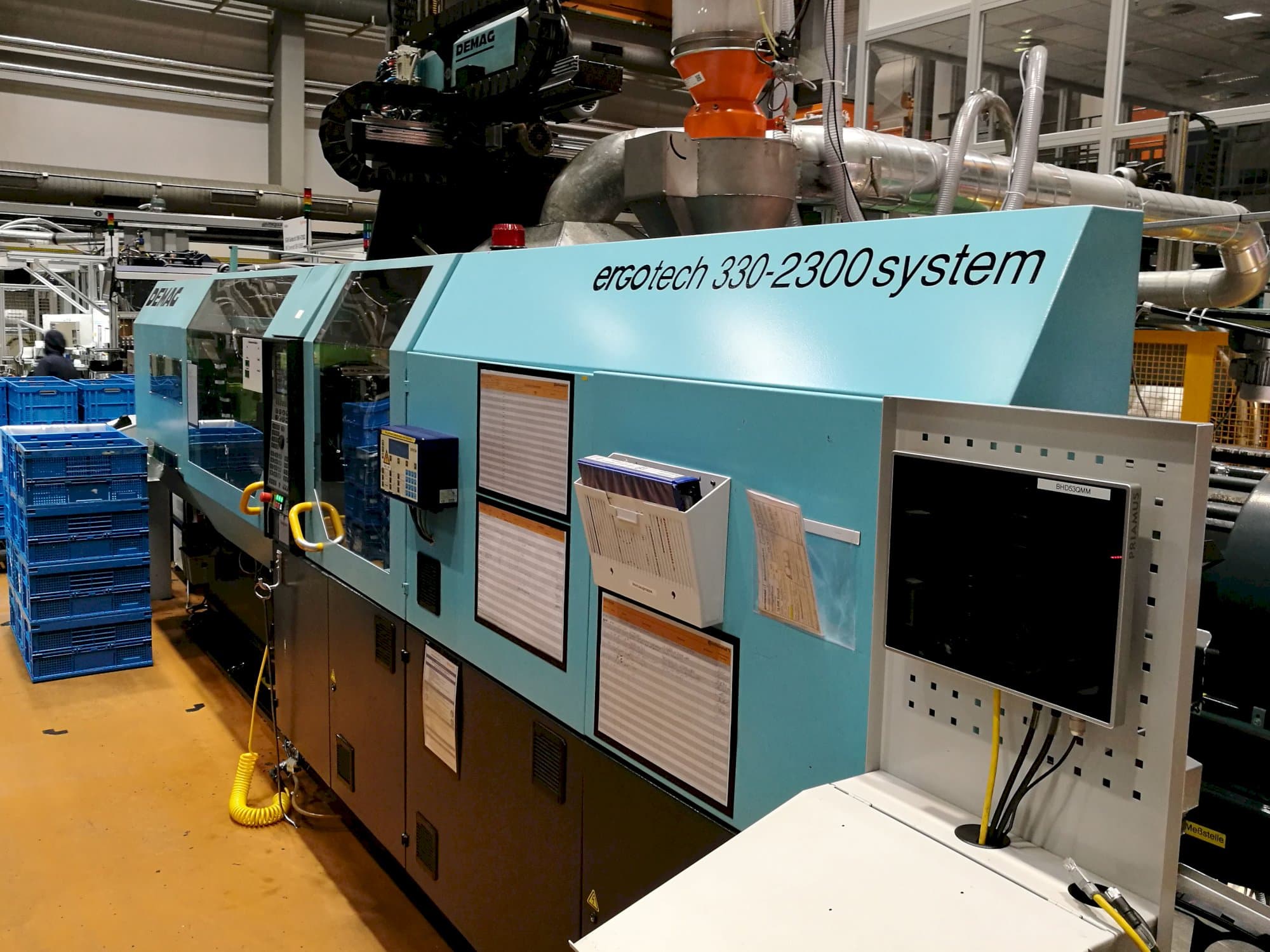 DEMAG Ergotech 330-2300 Mašinos dešinės pusės vaizdas