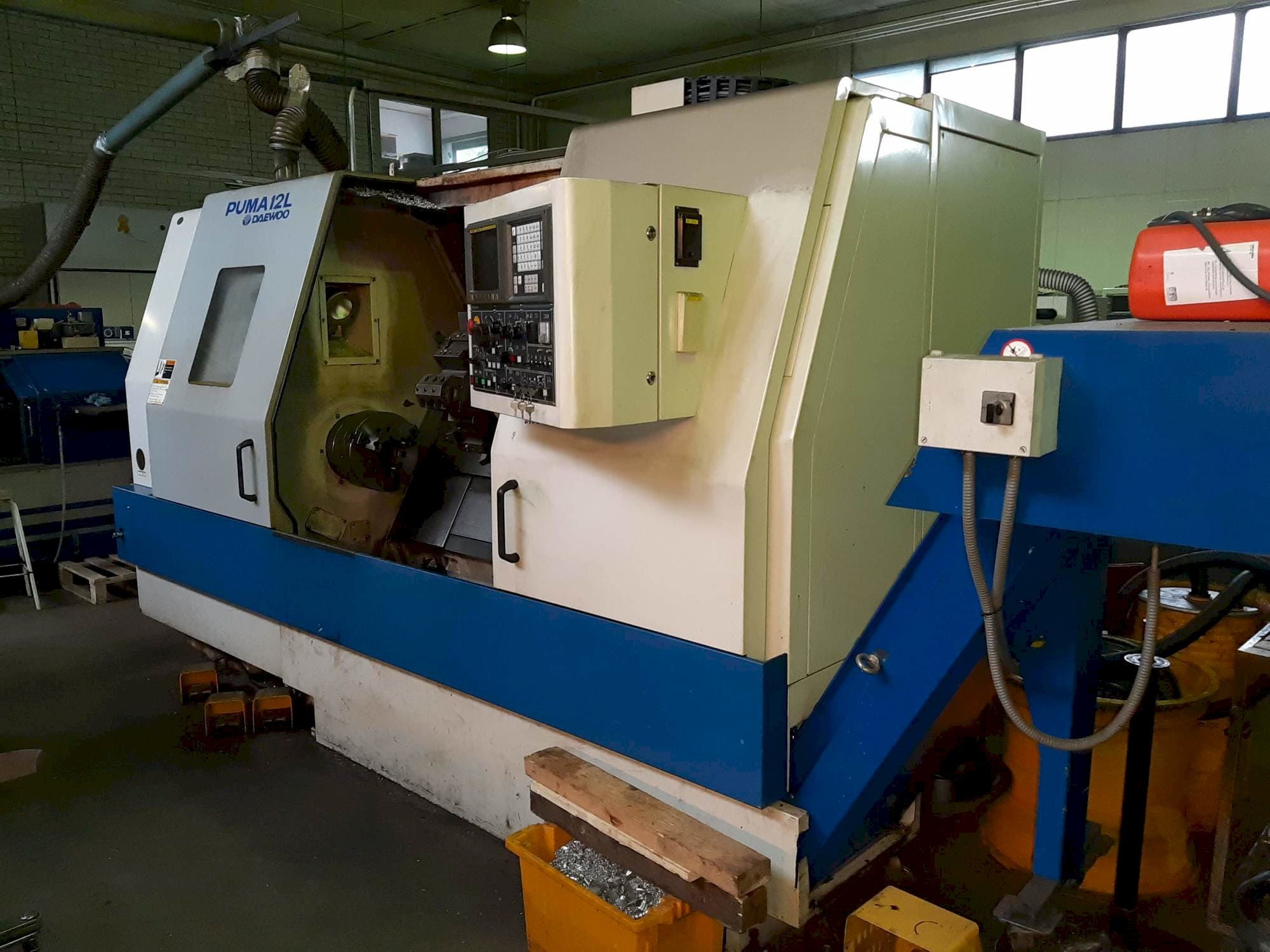 DAEWOO PUMA 12L Mašinos vaizdas iš priekio