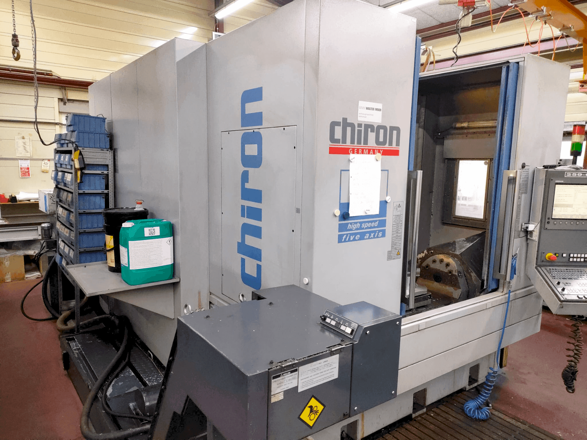 CHIRON Mill 800 Mašinos vaizdas iš priekio