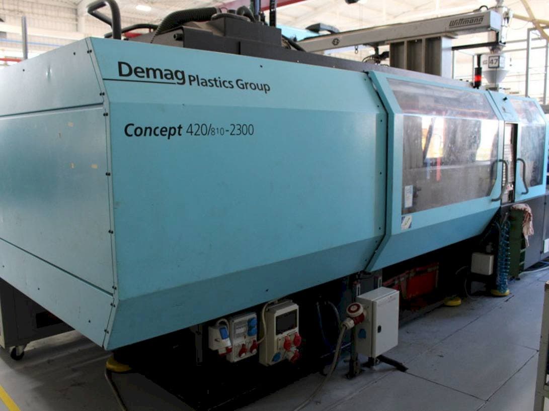 DEMAG 420/810-2300 NC4 Mašinos vaizdas iš priekio