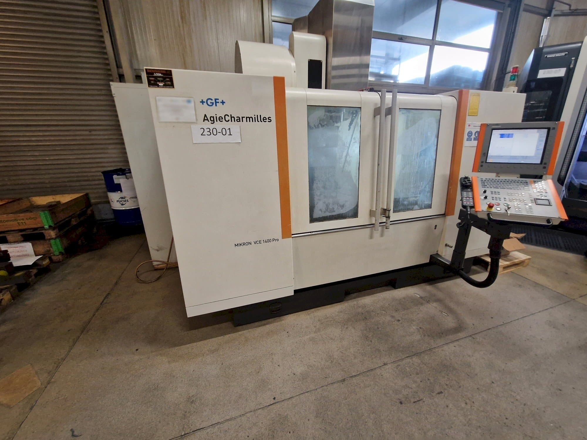 AgieCharmilles MIKRON VCE 1400 PRO Mašinos vaizdas iš kairės pusės