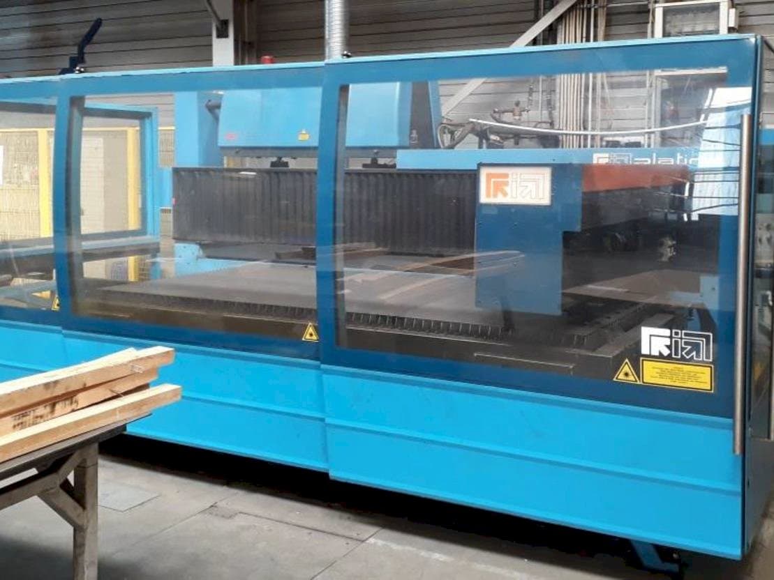 Prima Industrie Platino 1530 Mašinos vaizdas iš priekio