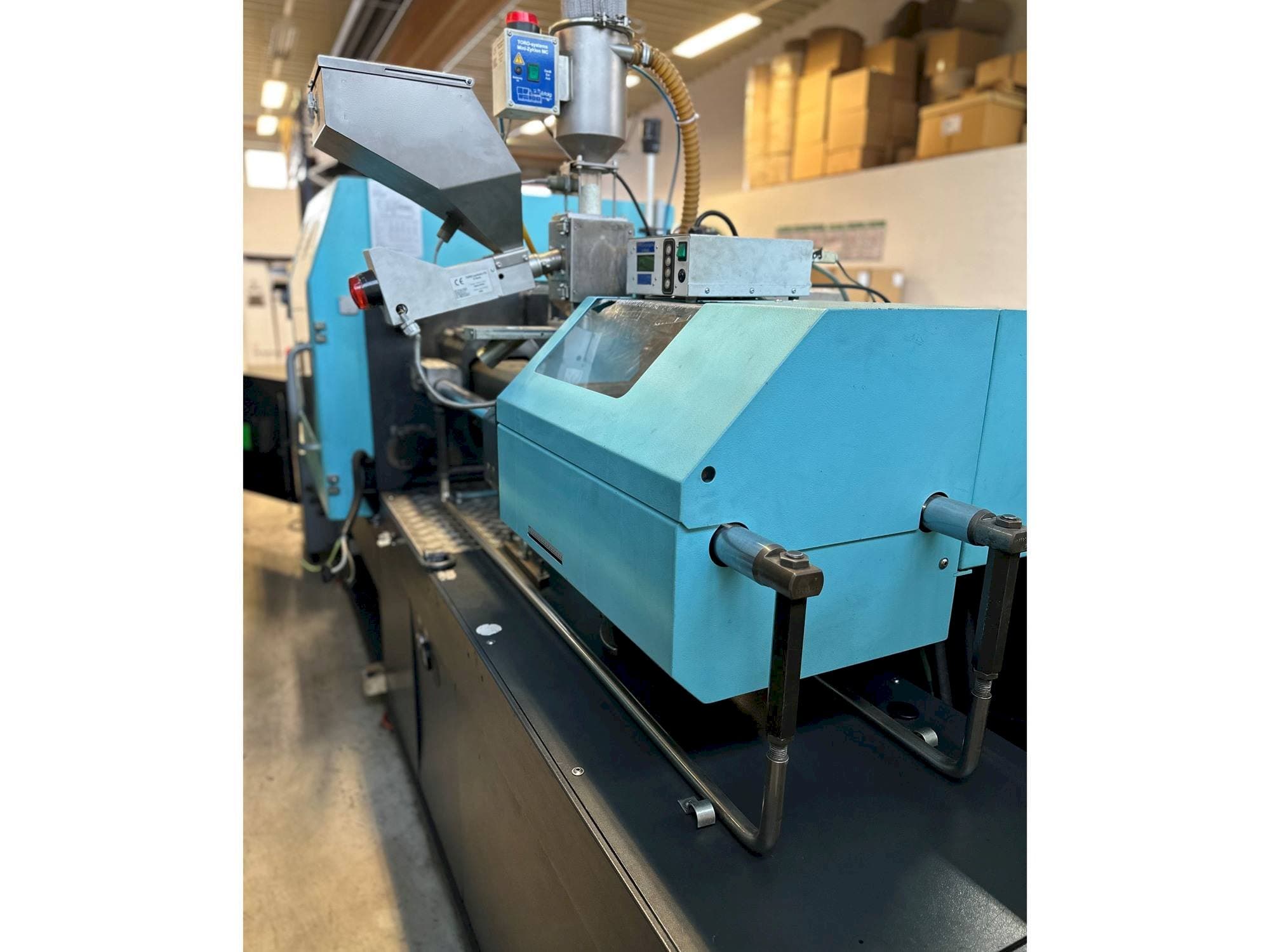 DEMAG Concept 80/370-120 Mašinos vaizdas iš priekio