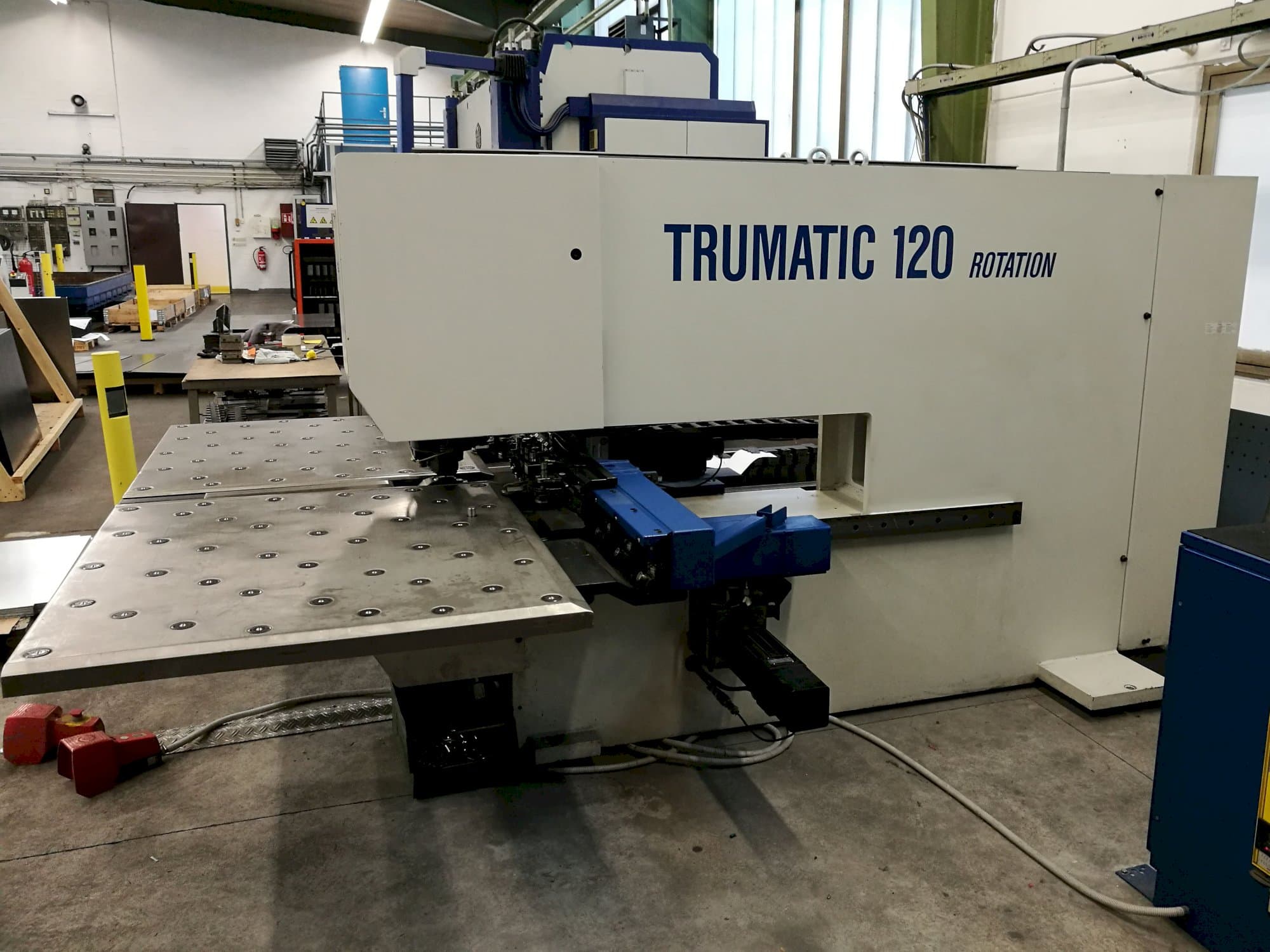 Trumpf Trumatic 120R Mašinos dešinės pusės vaizdas