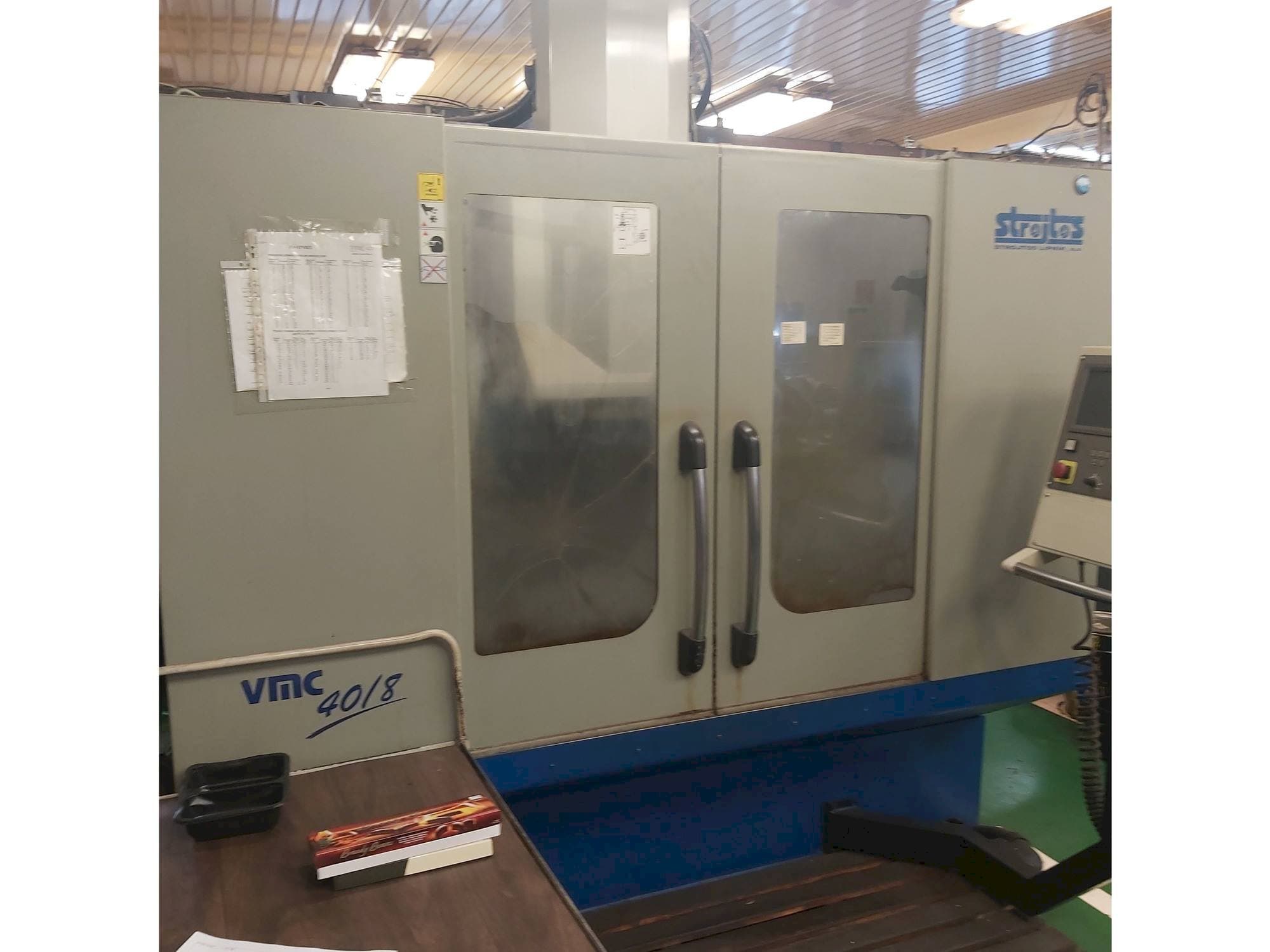 Strojtos VMC 40/8 Mašinos vaizdas iš priekio