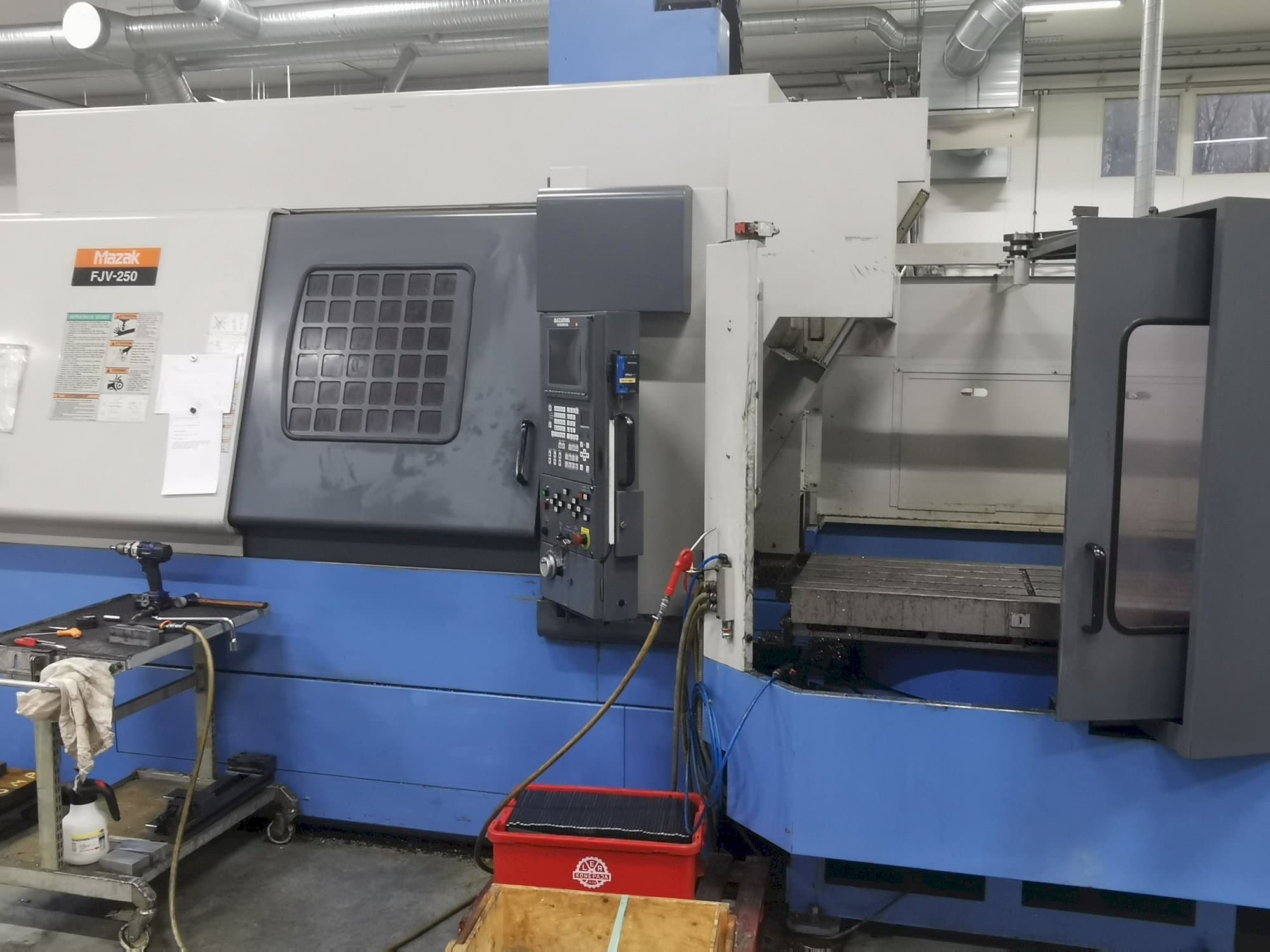 Mazak FJV250 Mašinos vaizdas iš priekio