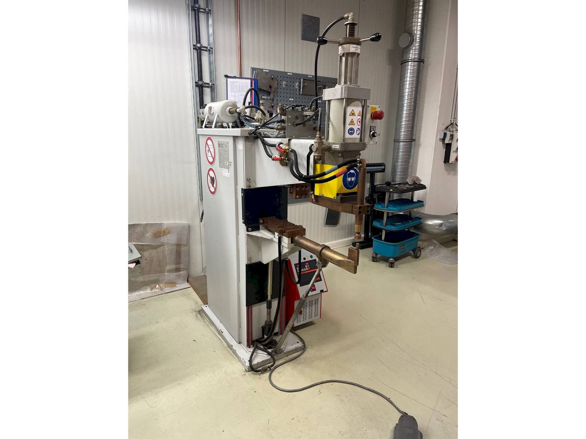 ESD 8212 S Mašinos vaizdas iš priekio