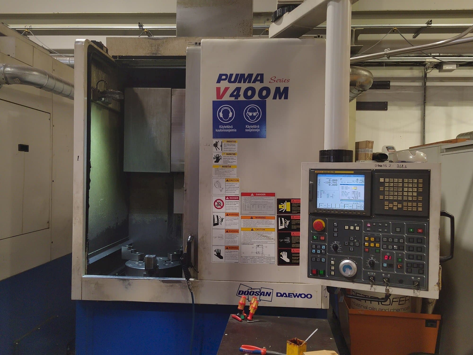 Doosan Puma V400M Mašinos vaizdas iš priekio