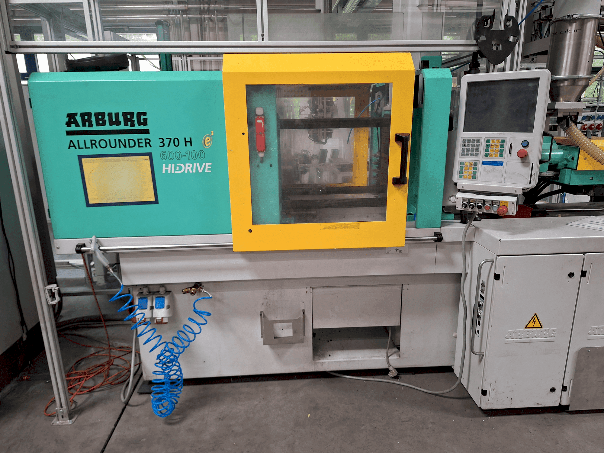 Arburg Allrounder 370 H 600-100 Mašinos vaizdas iš priekio