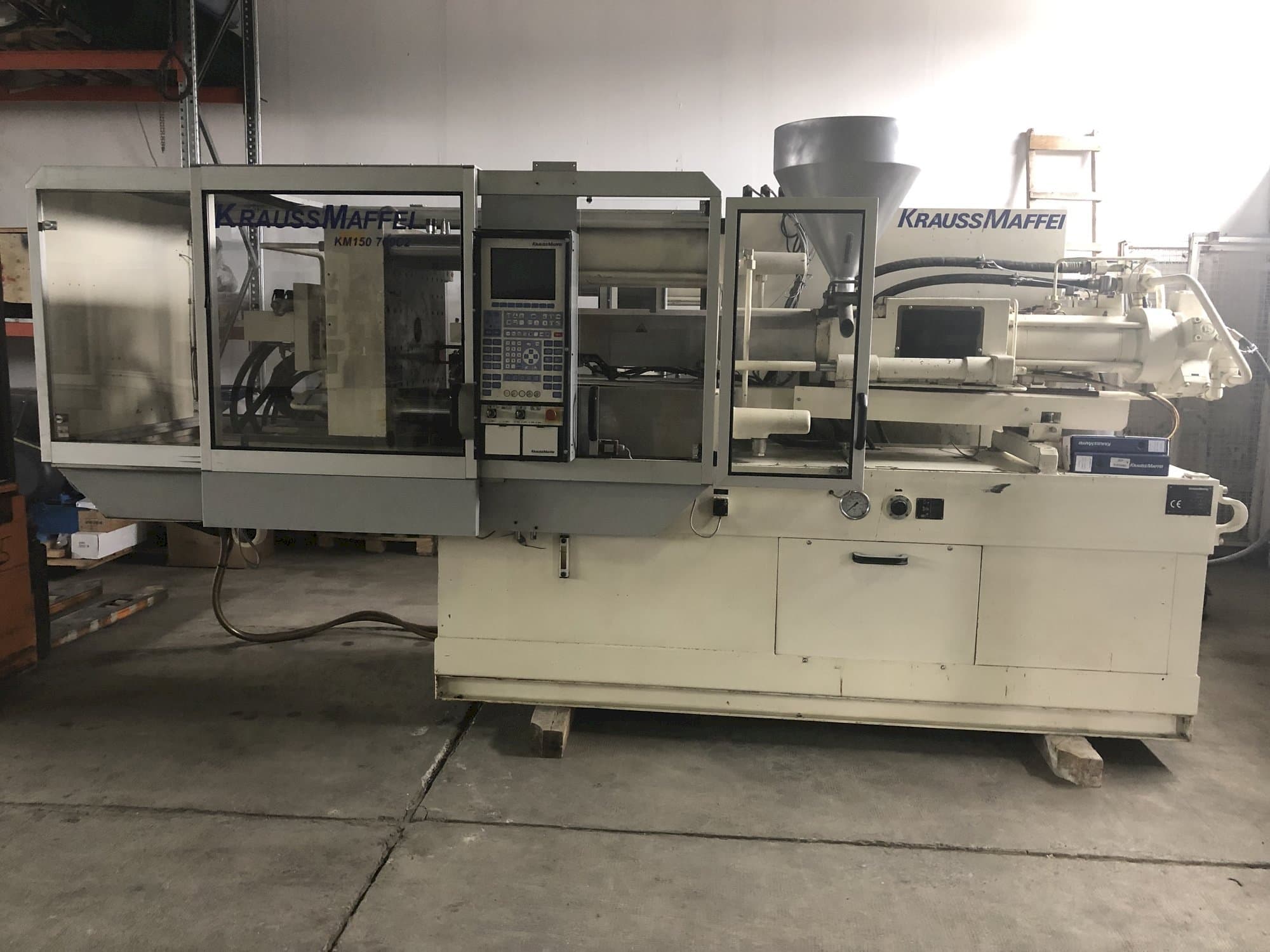 Krauss Maffei 150-700 C2 Mašinos vaizdas iš priekio