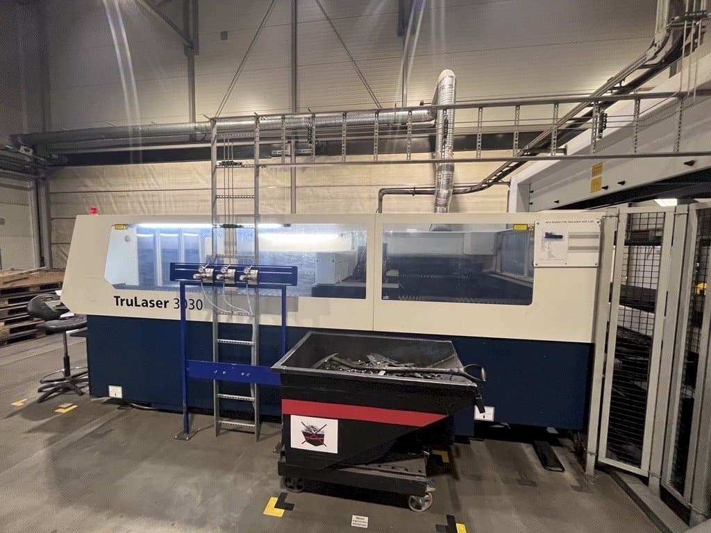 TRUMPF TruLaser 3030 L30 Mašinos vaizdas iš priekio