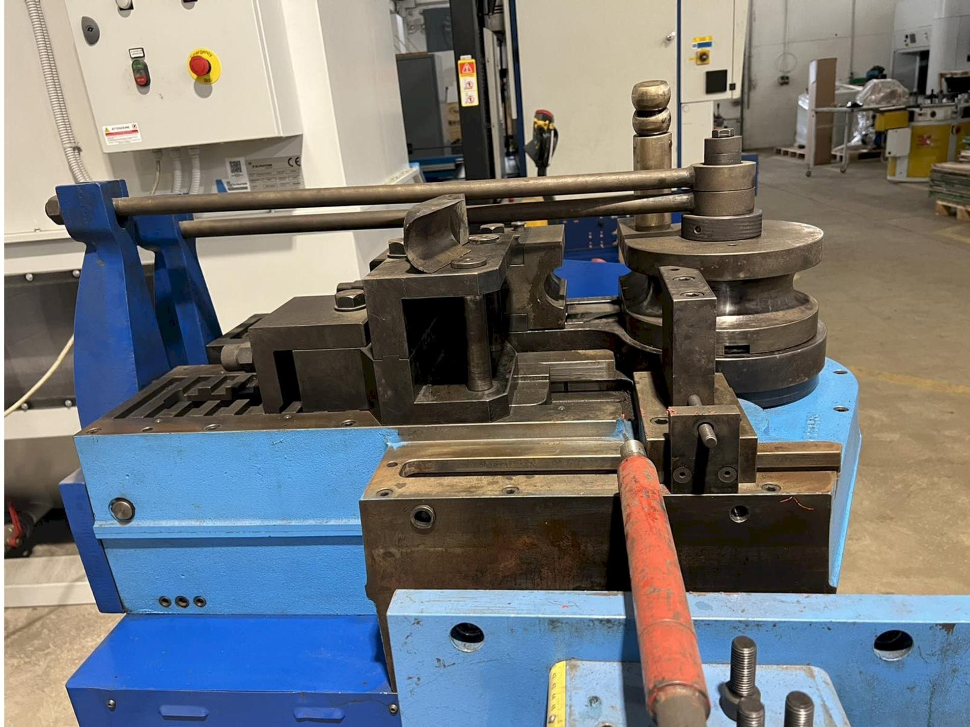 CBC Uni 90 Mašinos vaizdas iš kairės pusės