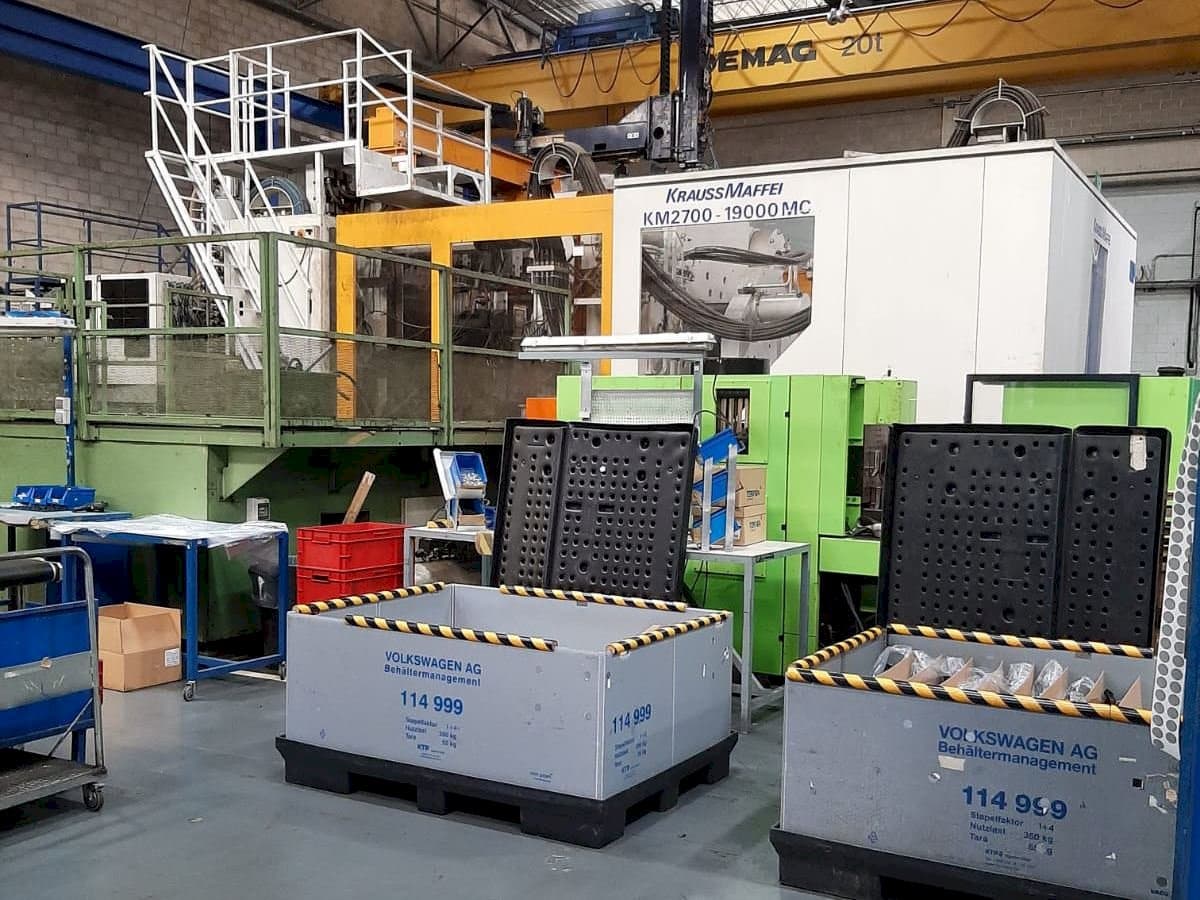 Krauss Maffei 2700/19000 MC Mašinos vaizdas iš priekio