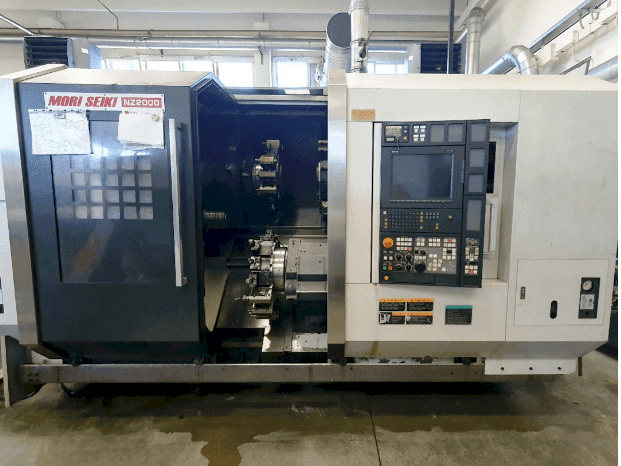 MORI SEIKI NZ2000 T3Y3 Mašinos vaizdas iš priekio