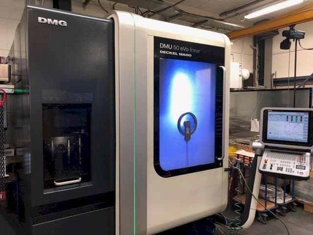 DECKEL MAHO DMU 50 eVo Linear Mašinos vaizdas iš priekio