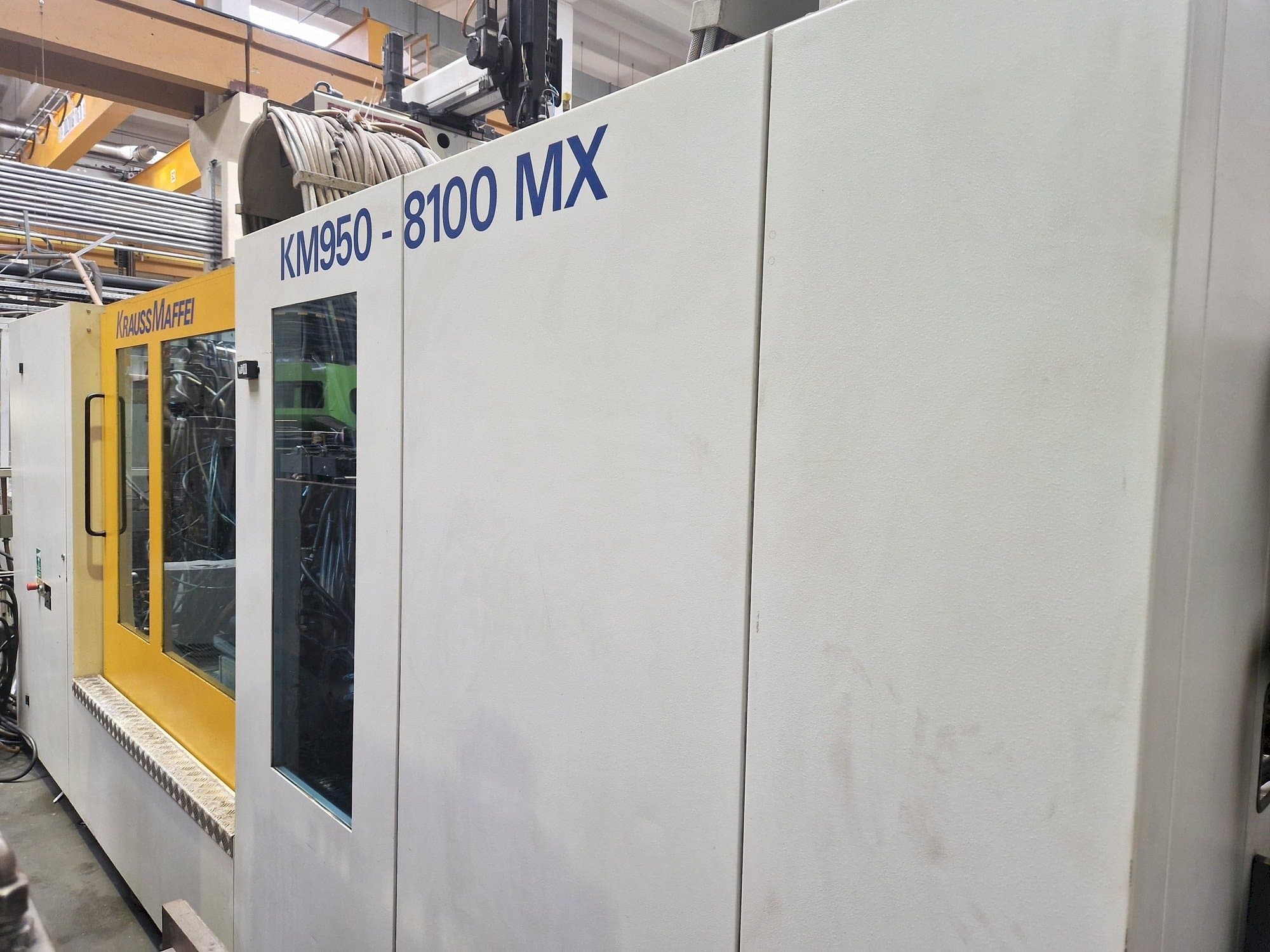 Krauss Maffei 950-8100 MX Mašinos vaizdas iš priekio