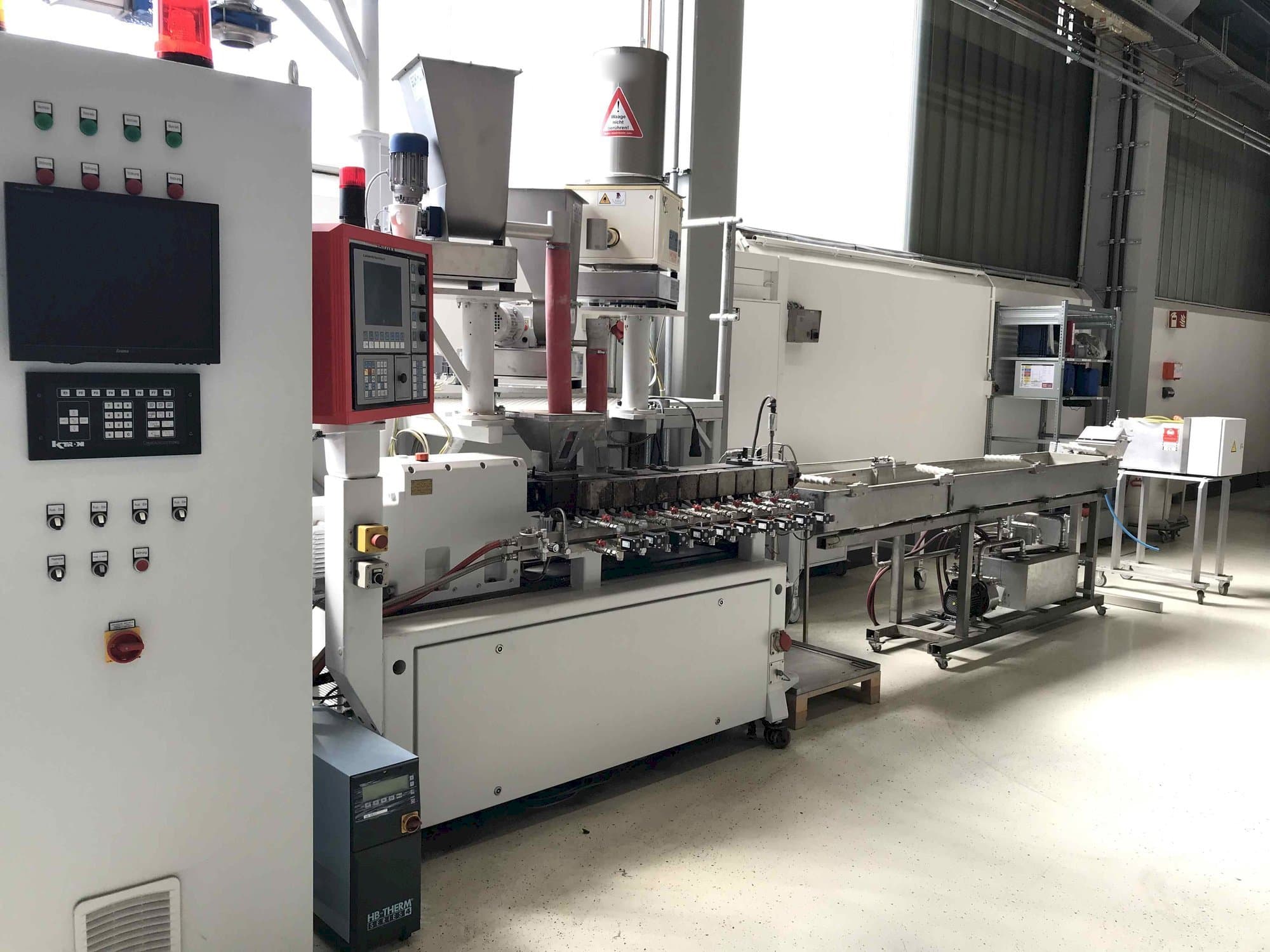 Leistriz ZSE 27/GL-44D Mašinos vaizdas iš priekio