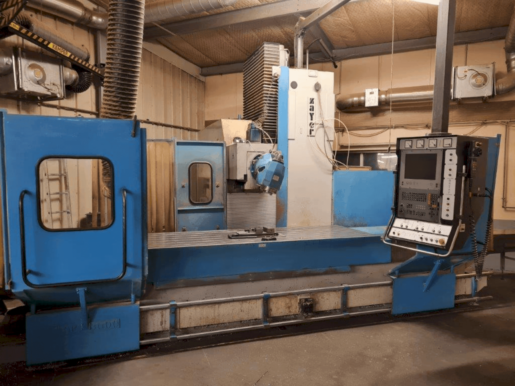 Zayer 30KF3000 Mašinos vaizdas iš priekio