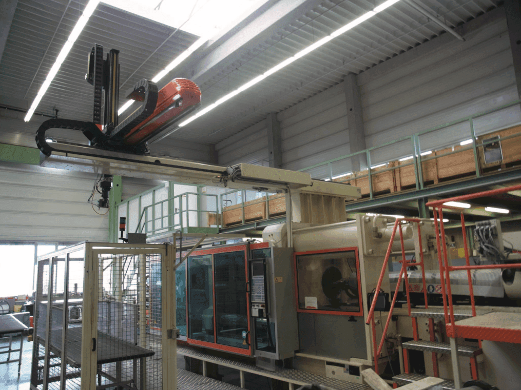 Krauss Maffei 650-6100 CM Mašinos vaizdas iš priekio
