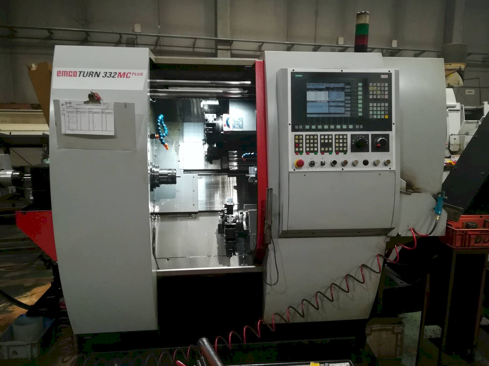 EMCO Emcoturn 332 MC Mašinos vaizdas iš priekio
