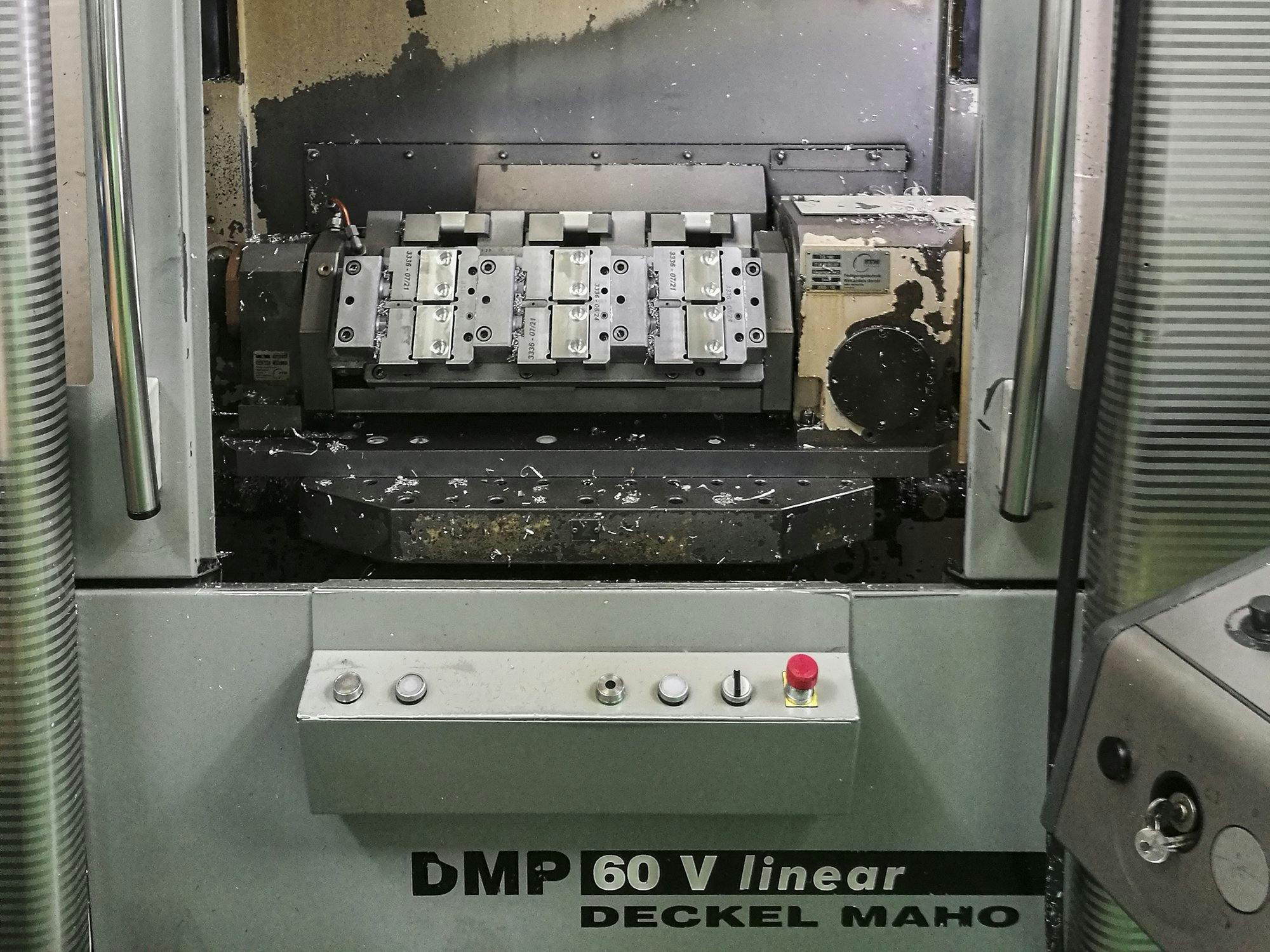 DECKEL MAHO DMP 60 V linear Mašinos vaizdas iš priekio