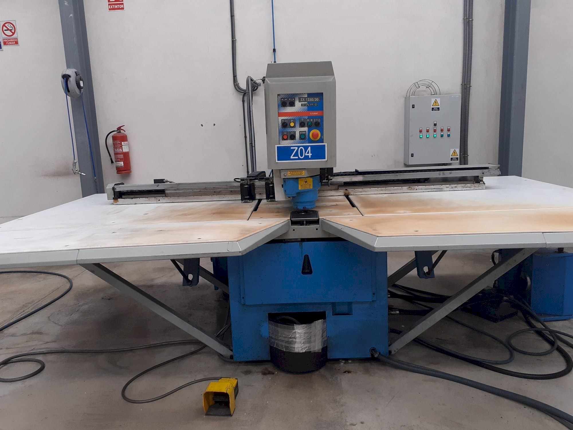 Euromac ZX125-30 Mašinos vaizdas iš priekio