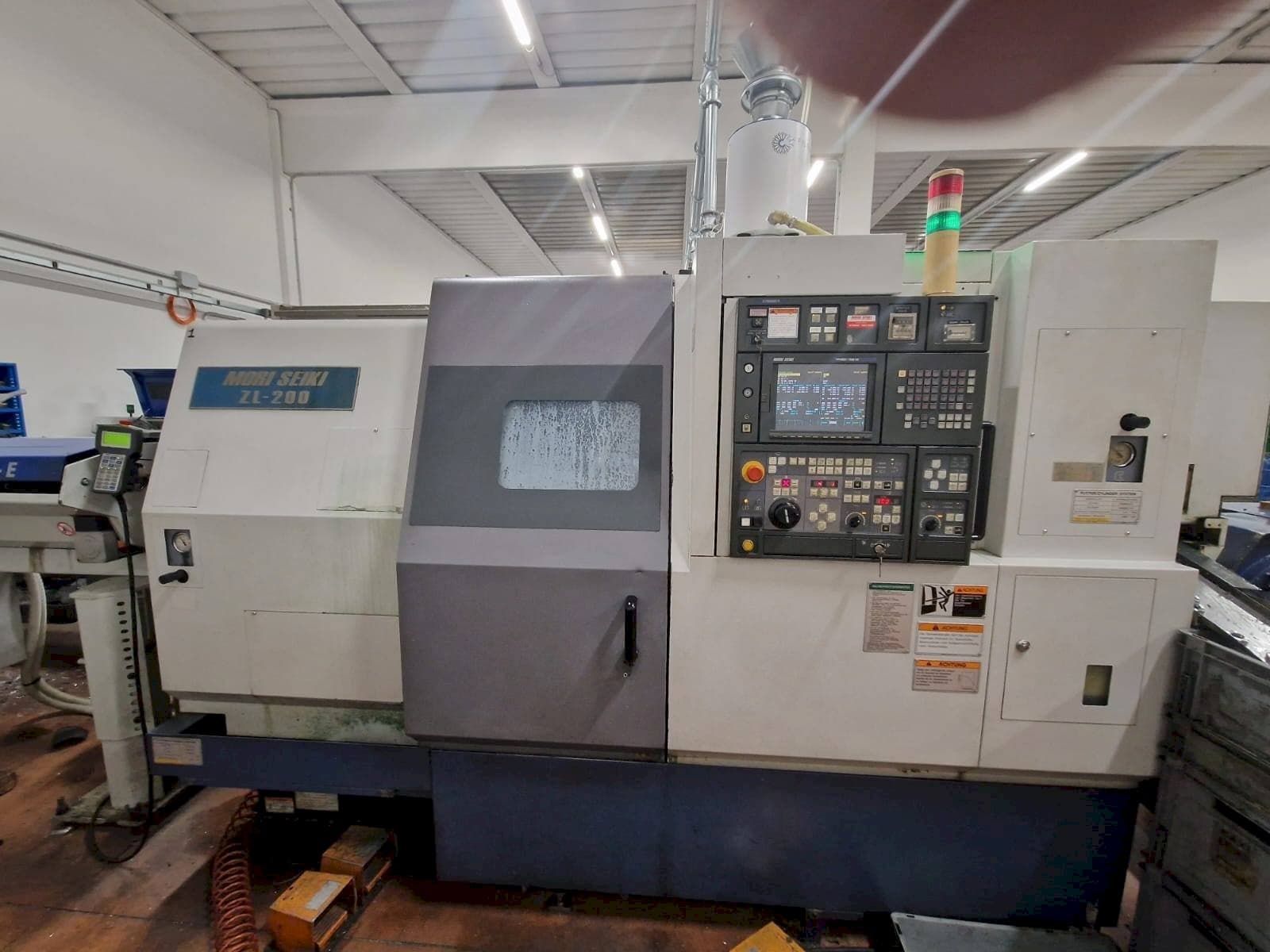 MORI SEIKI ZL-200SMC Mašinos vaizdas iš priekio