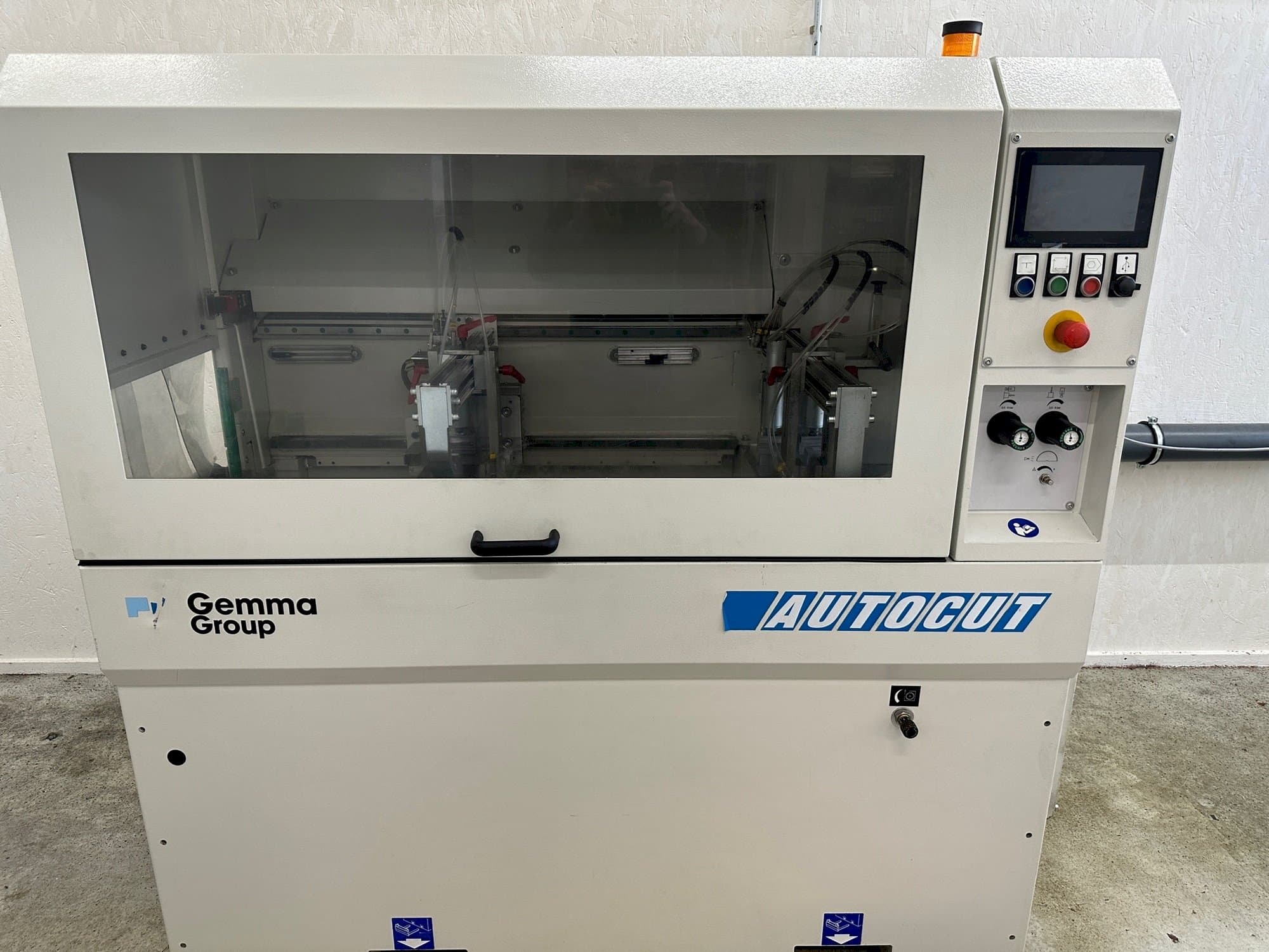 Autocut 550 Mašinos vaizdas iš priekio