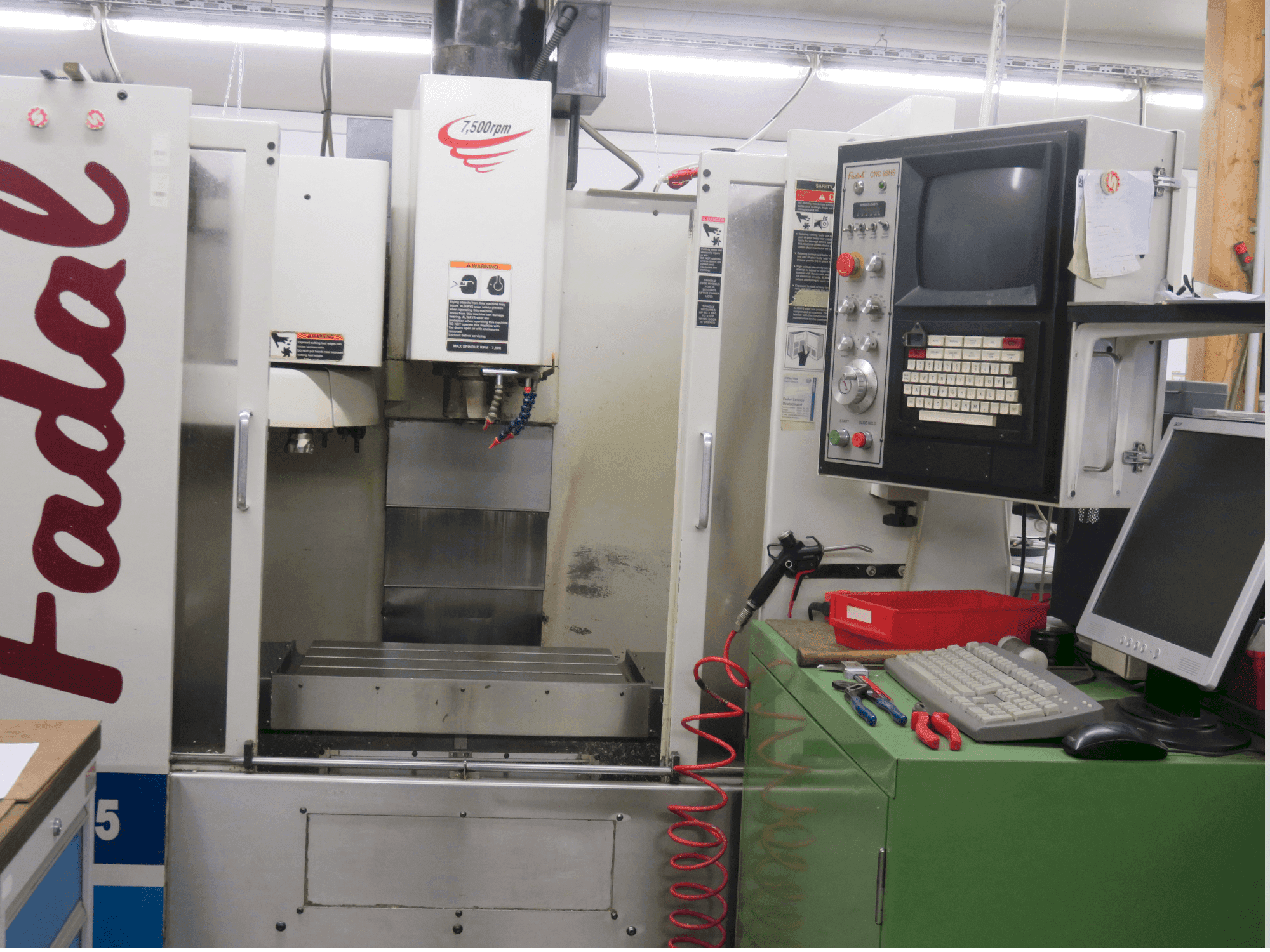 FADAL VMC 15 Mašinos vaizdas iš priekio