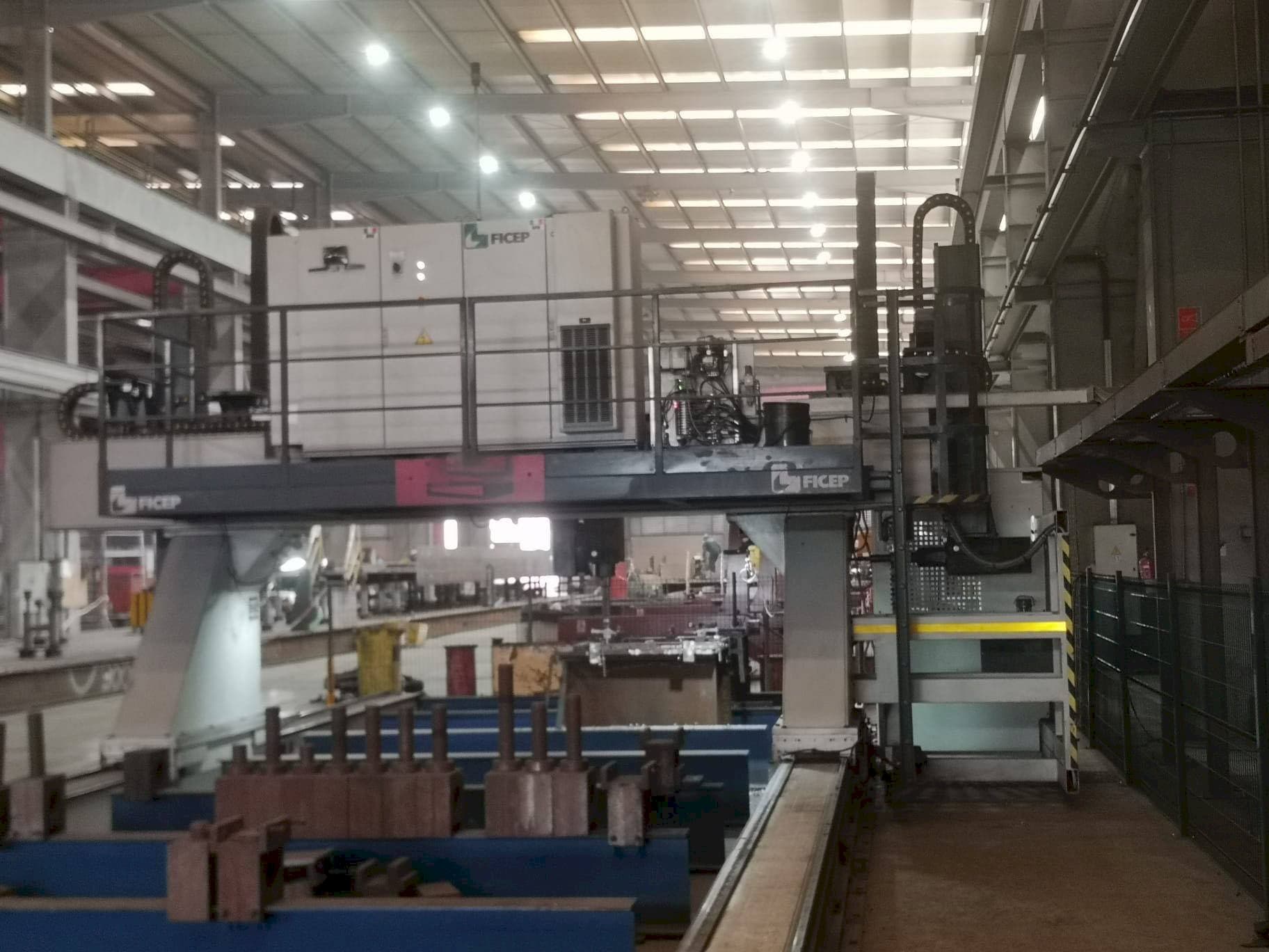 FICEP 3003/12 GDD Mašinos vaizdas iš priekio