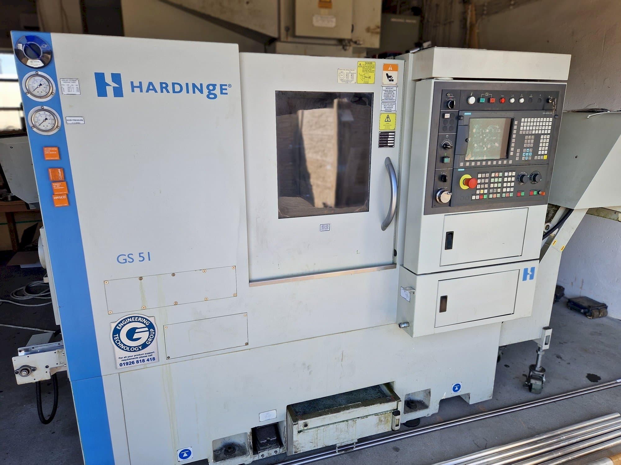 HARDINGE GS 51 V3 Mašinos vaizdas iš priekio