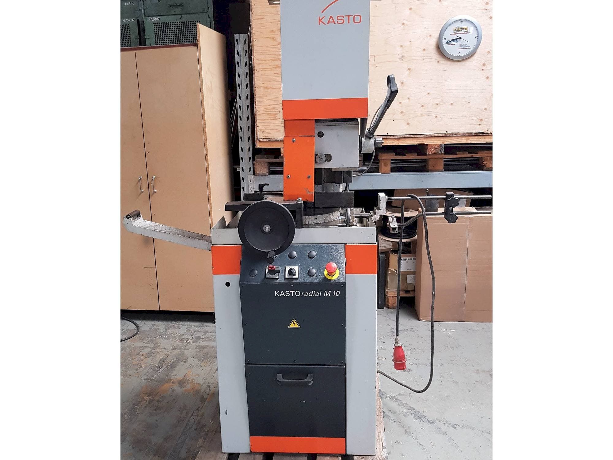 KASTO Radial M 10 Mašinos vaizdas iš priekio