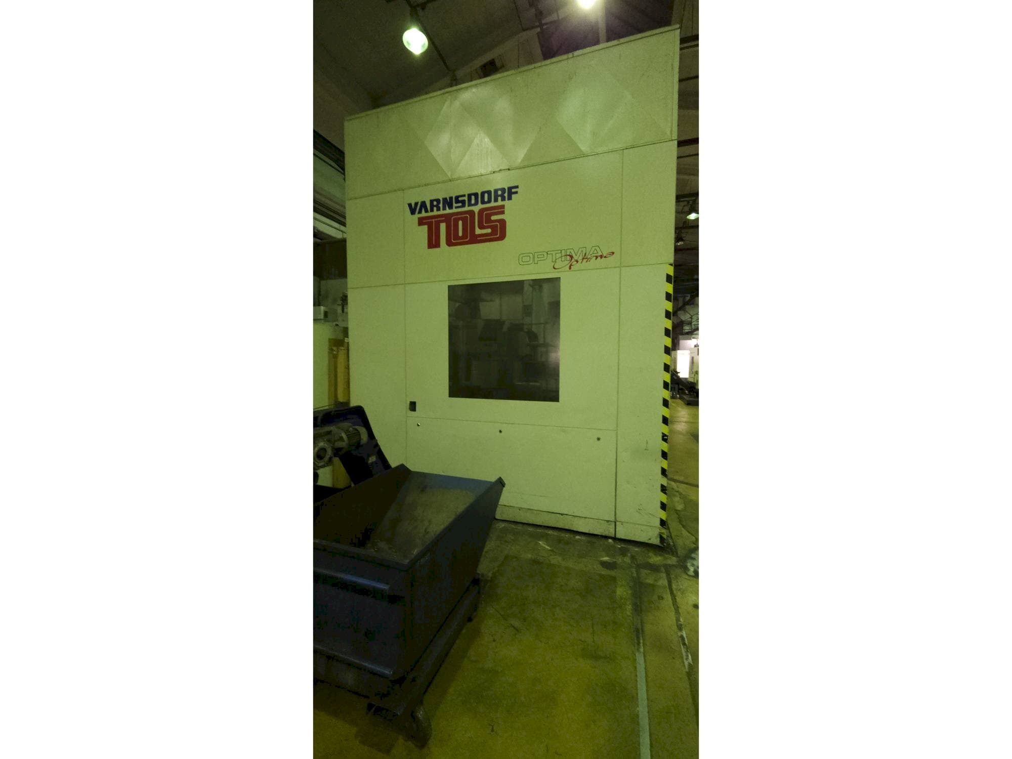 TOS Optima Mašinos vaizdas iš priekio