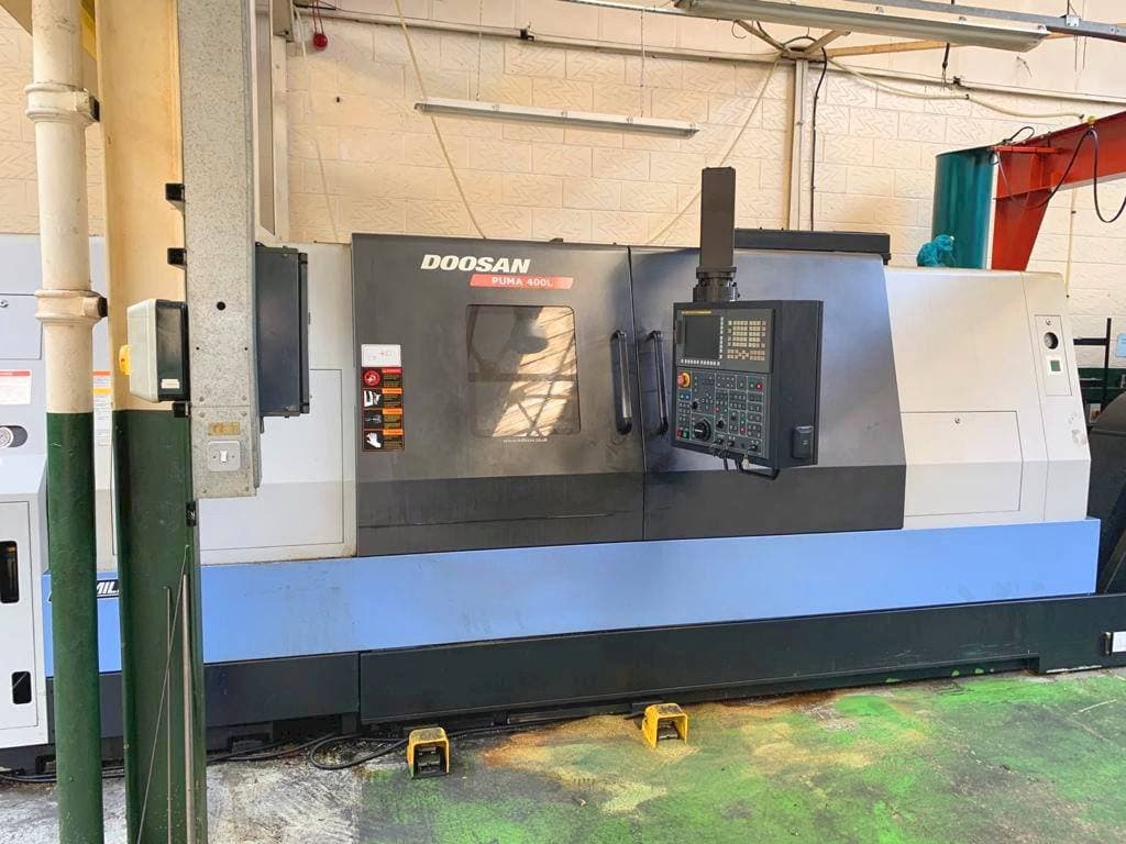 Doosan Puma 400LB Mašinos vaizdas iš priekio