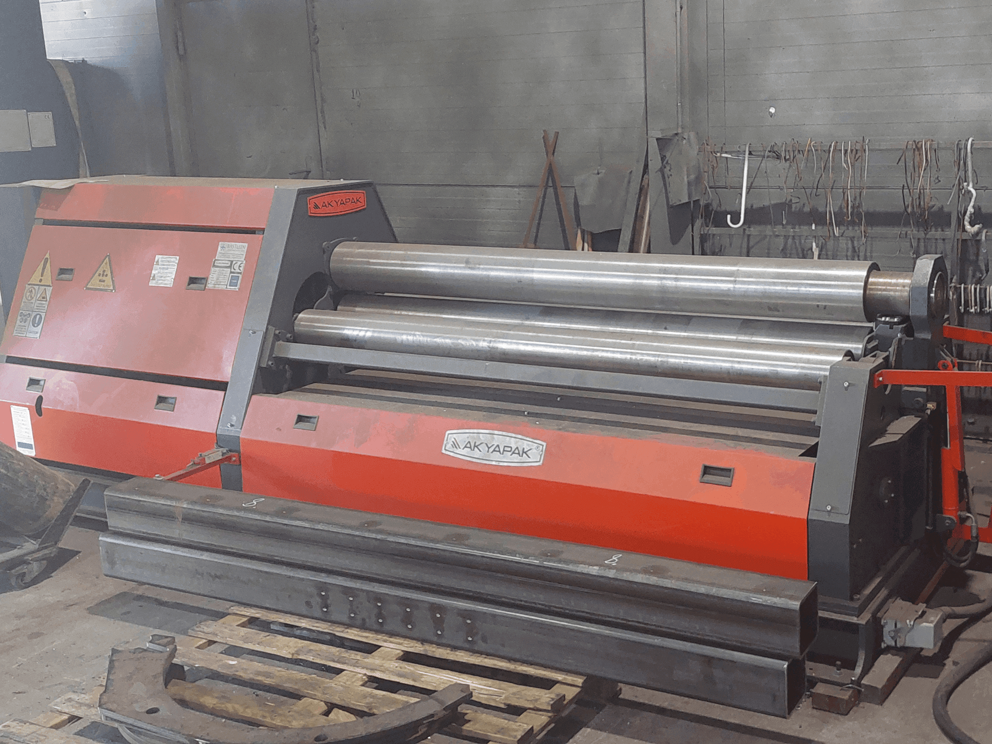 Akyapak AHS 20/06 Mašinos vaizdas iš priekio