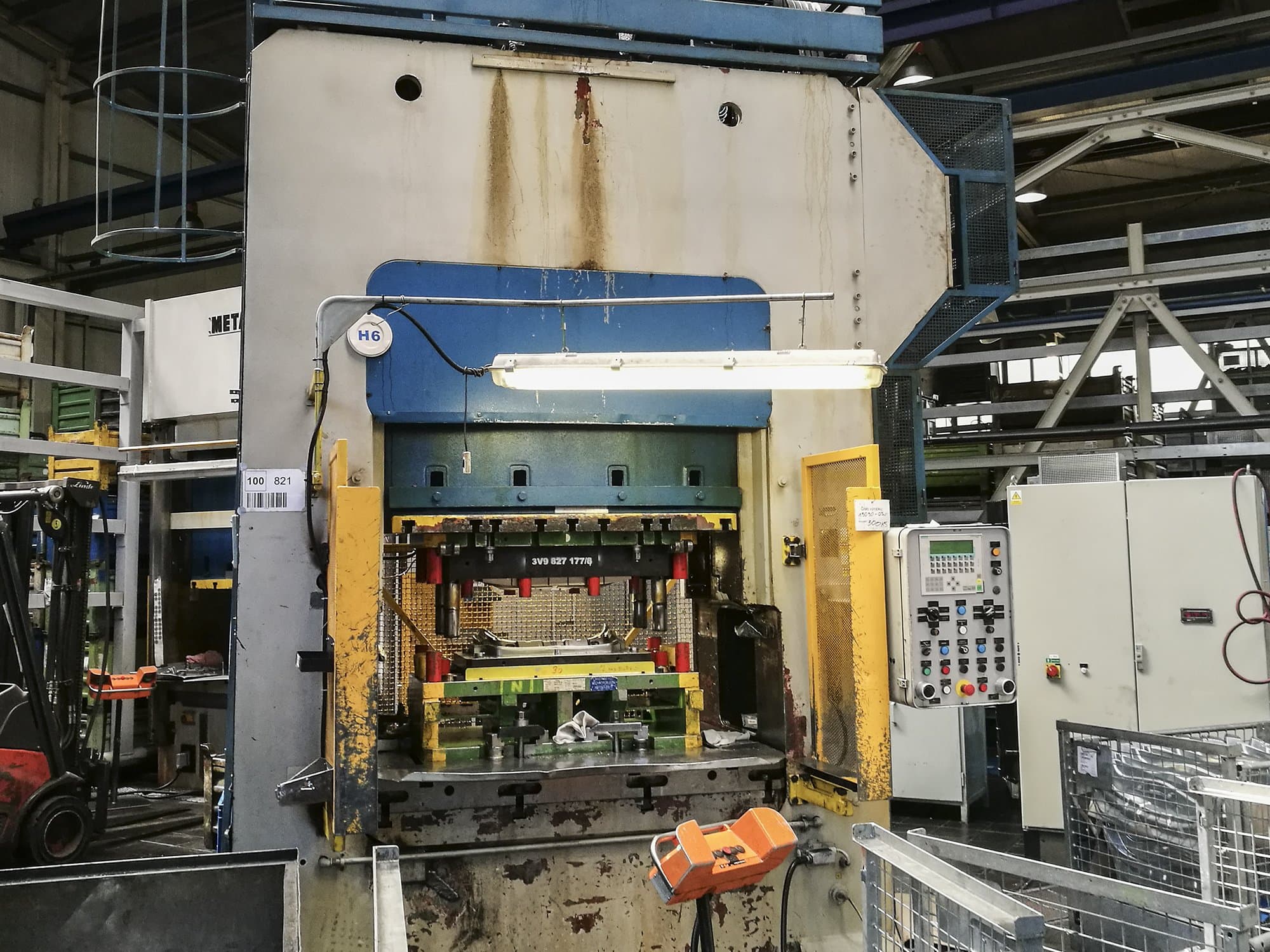 SMERAL LKT 250 Mašinos vaizdas iš priekio