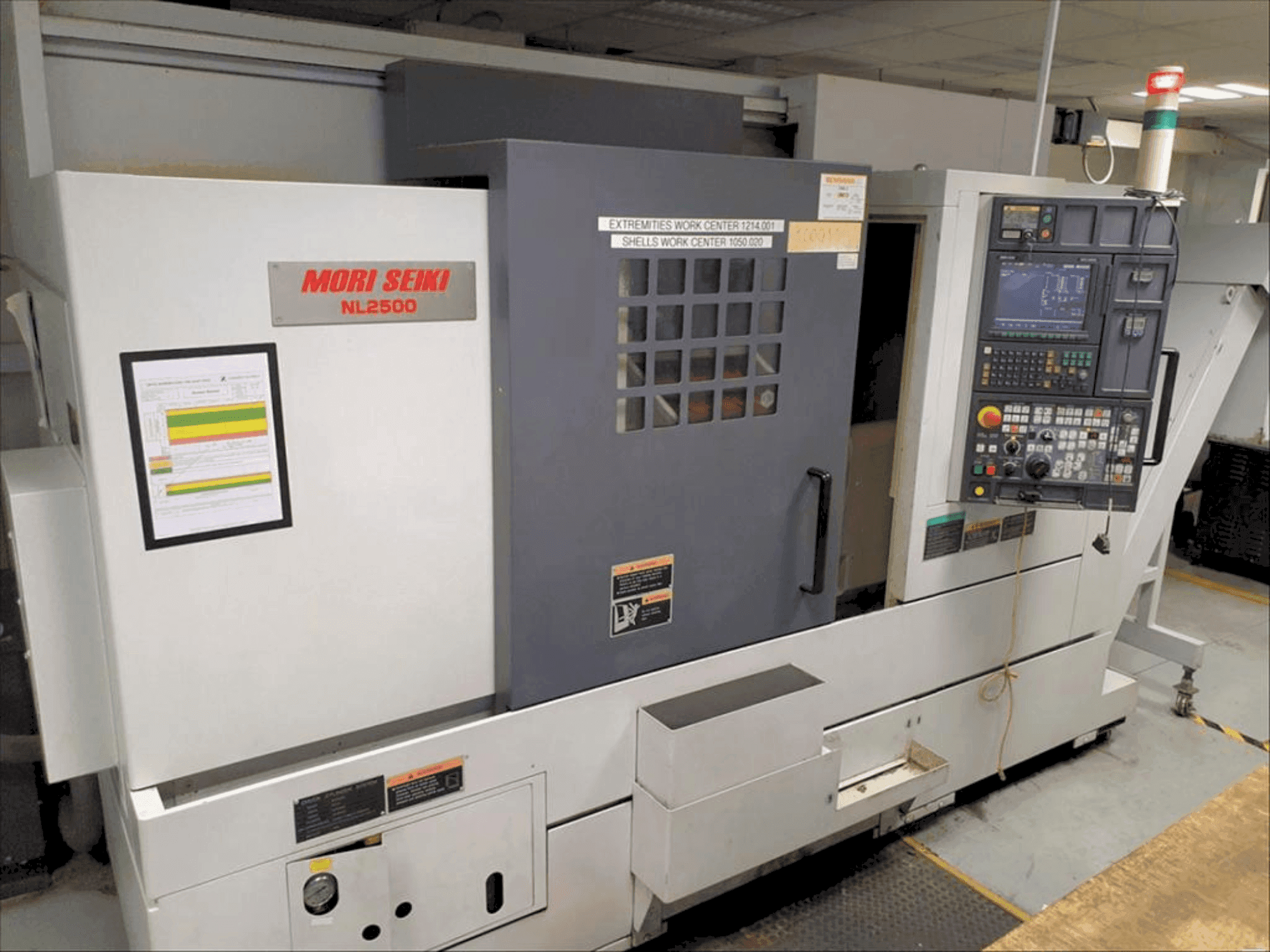MORI SEIKI NL2500Y Mašinos vaizdas iš priekio