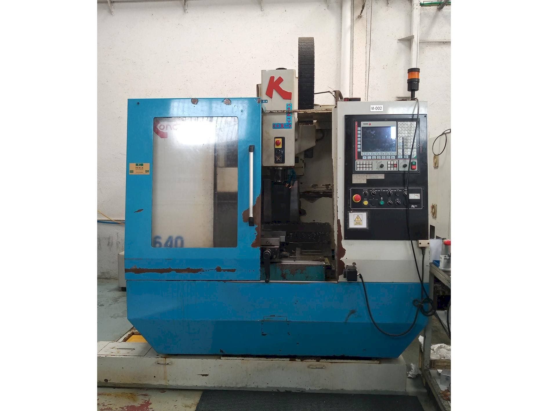 KONDIA B-640 Mašinos vaizdas iš priekio