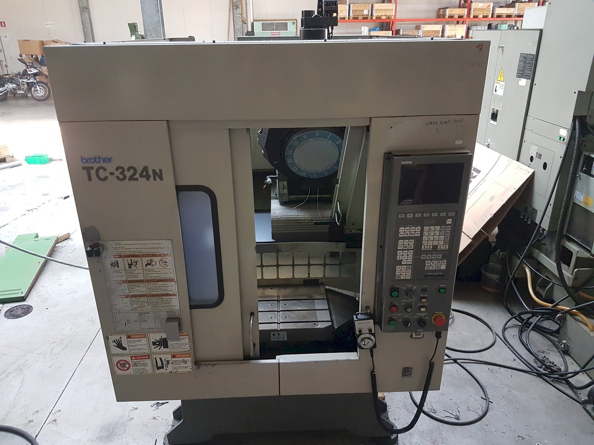 Brother TC-324N Mašinos vaizdas iš priekio