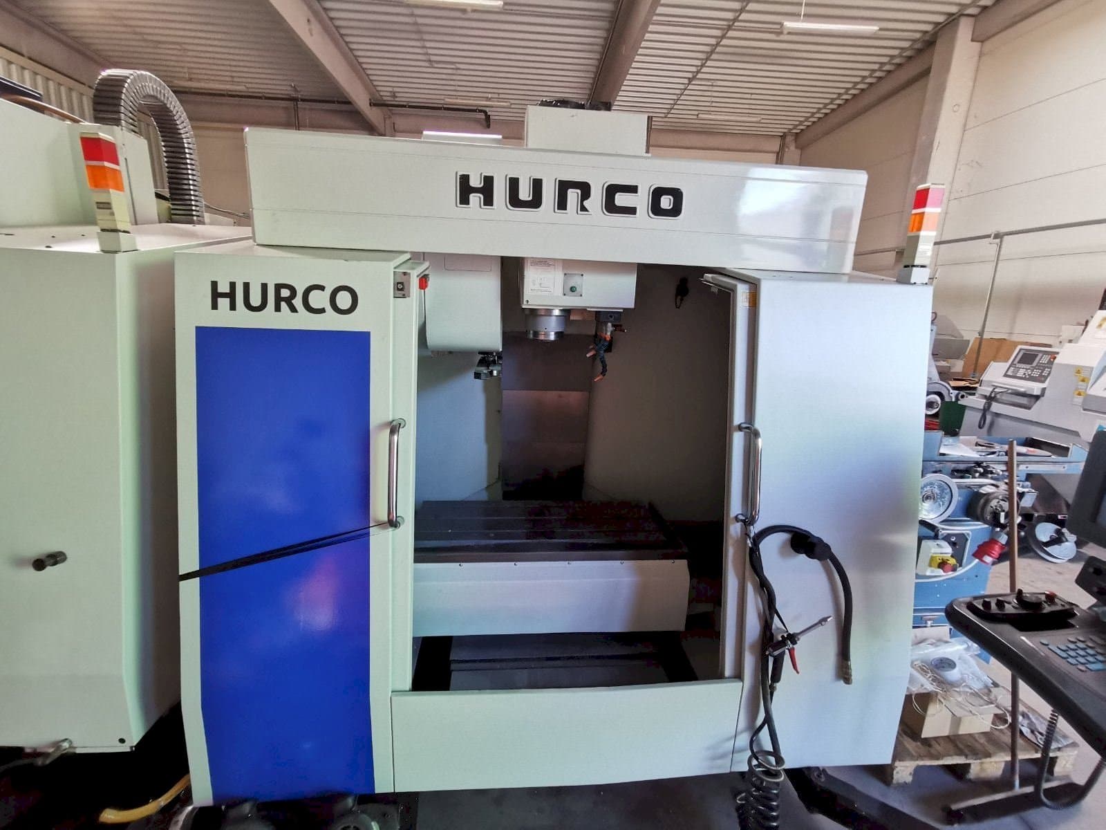 Hurco BMC 30 Mašinos vaizdas iš priekio
