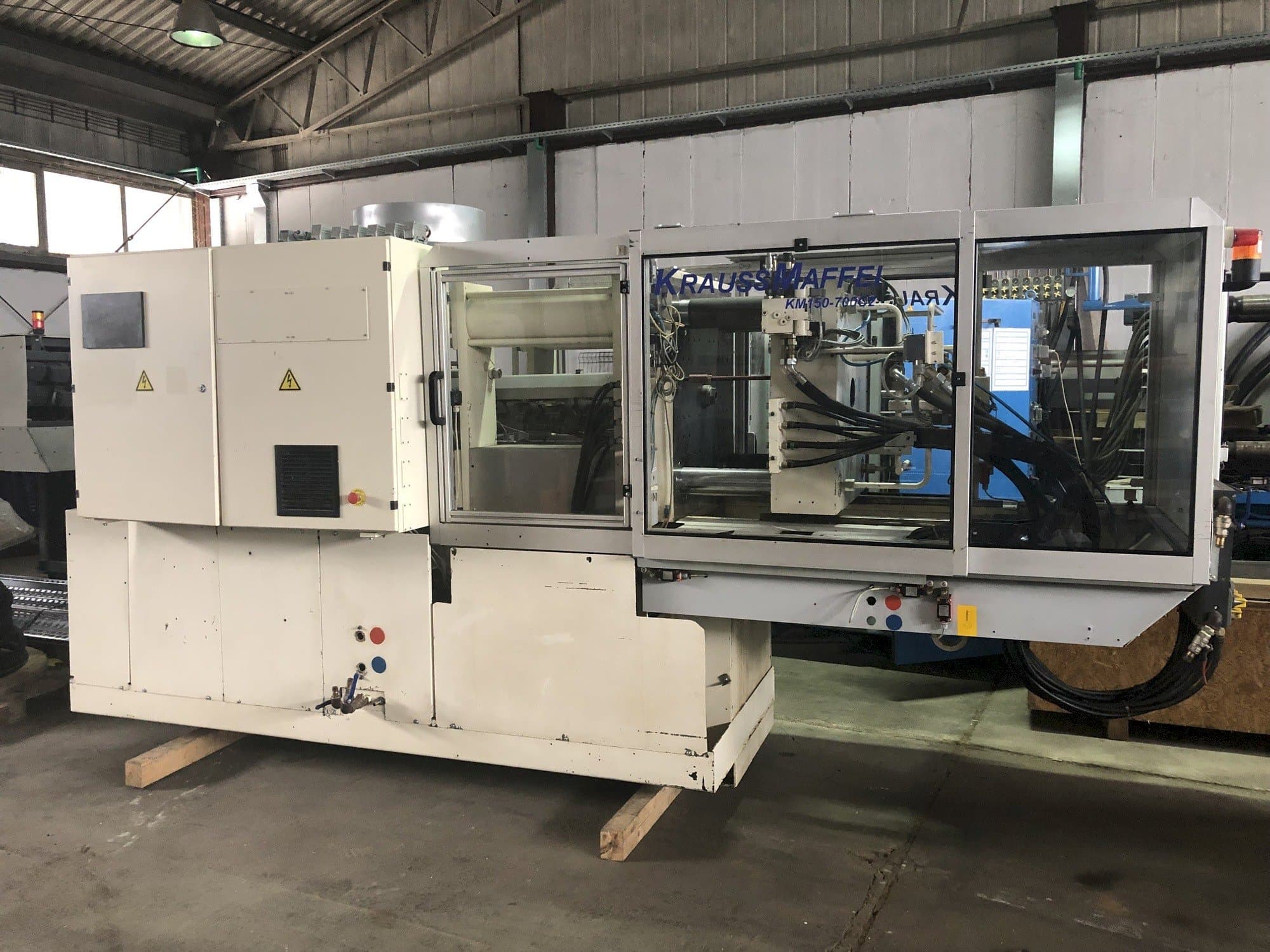 Krauss Maffei 150-700 C2 Mašinos vaizdas iš priekio