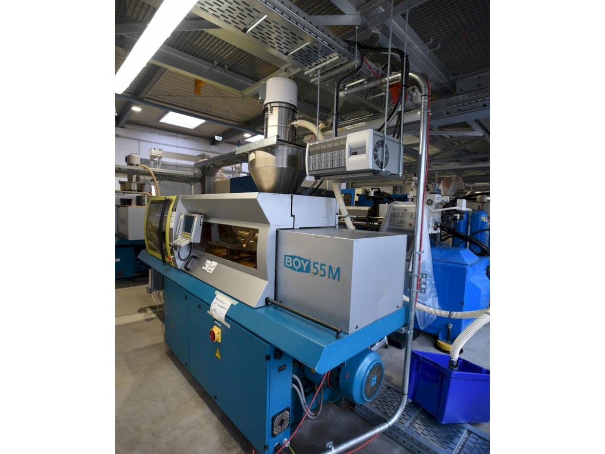 BOY 55M Mašinos vaizdas iš priekio